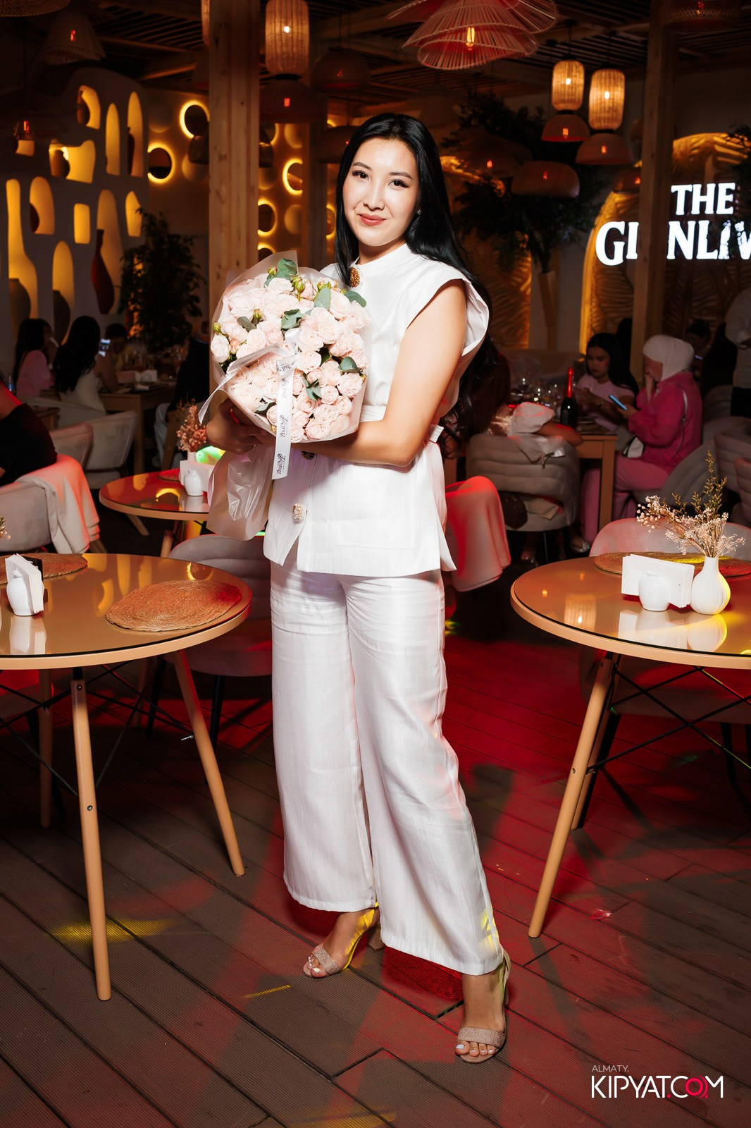 MOOD KARAOKE & TERRACE. КИПЯТКОМ АЛМАТЫ!