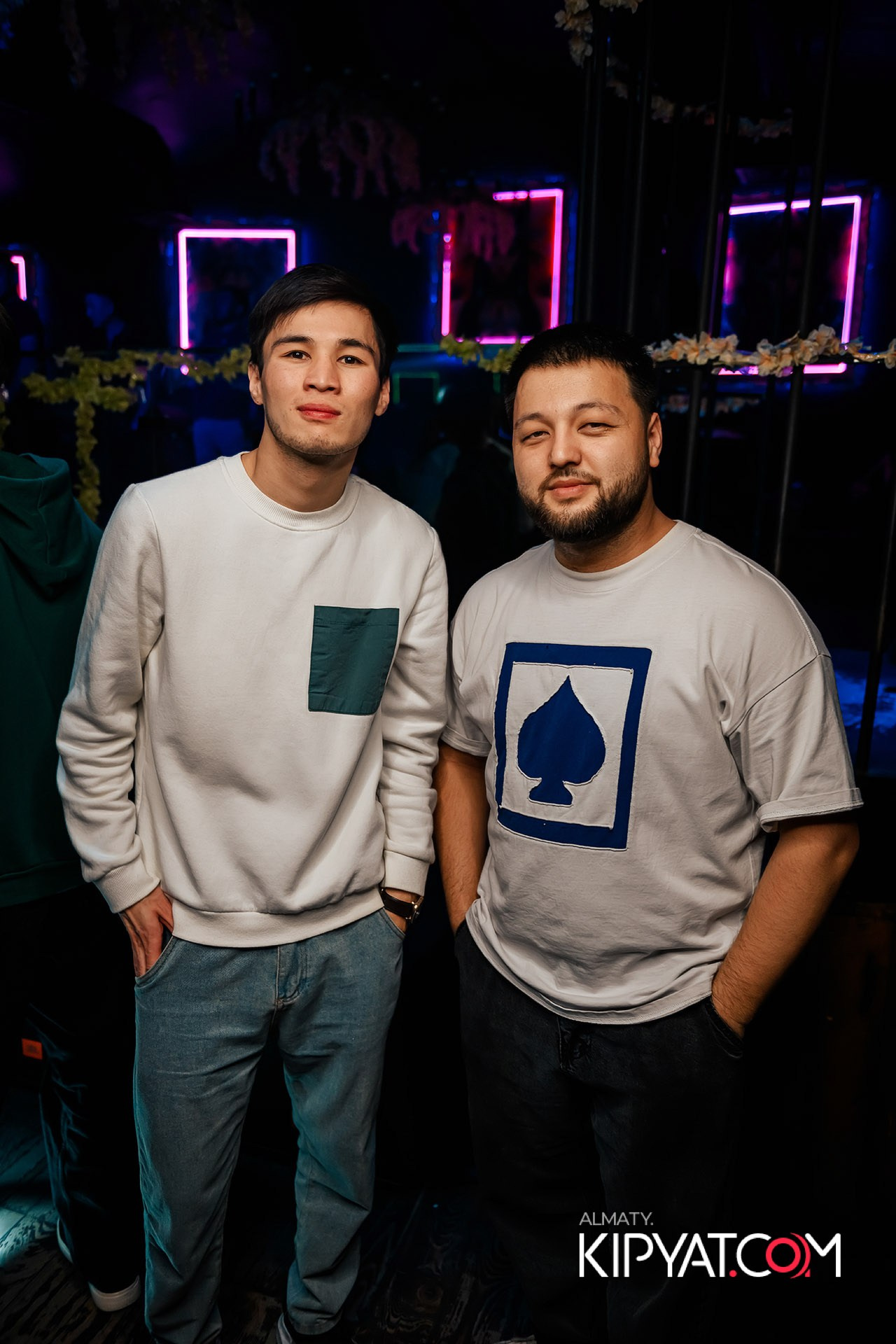 Uyat Еmes Bar. КИПЯТКОМ АЛМАТЫ!