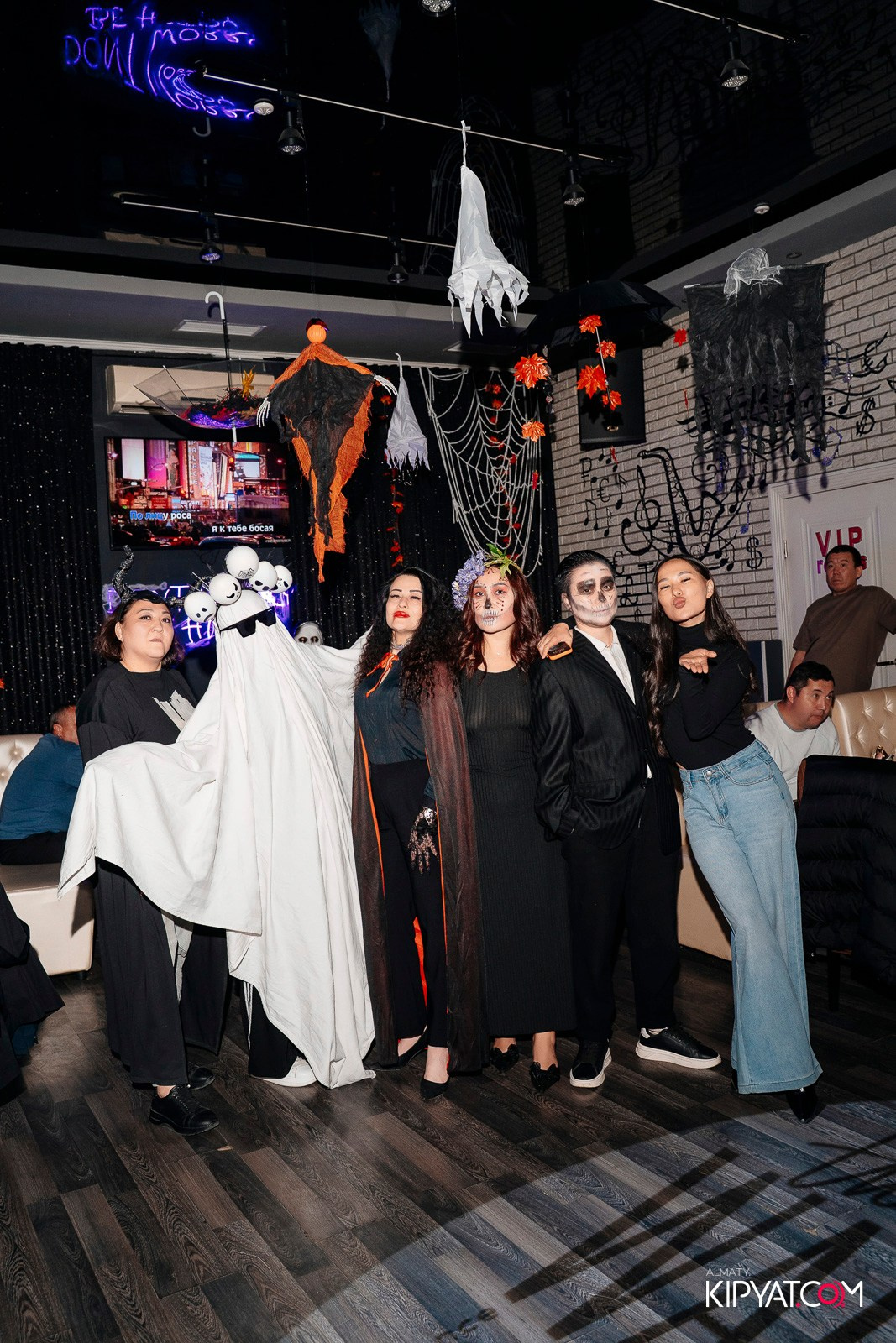 HALLOWEEN PARTY — THE WALL STREET. КИПЯТКОМ АЛМАТЫ!