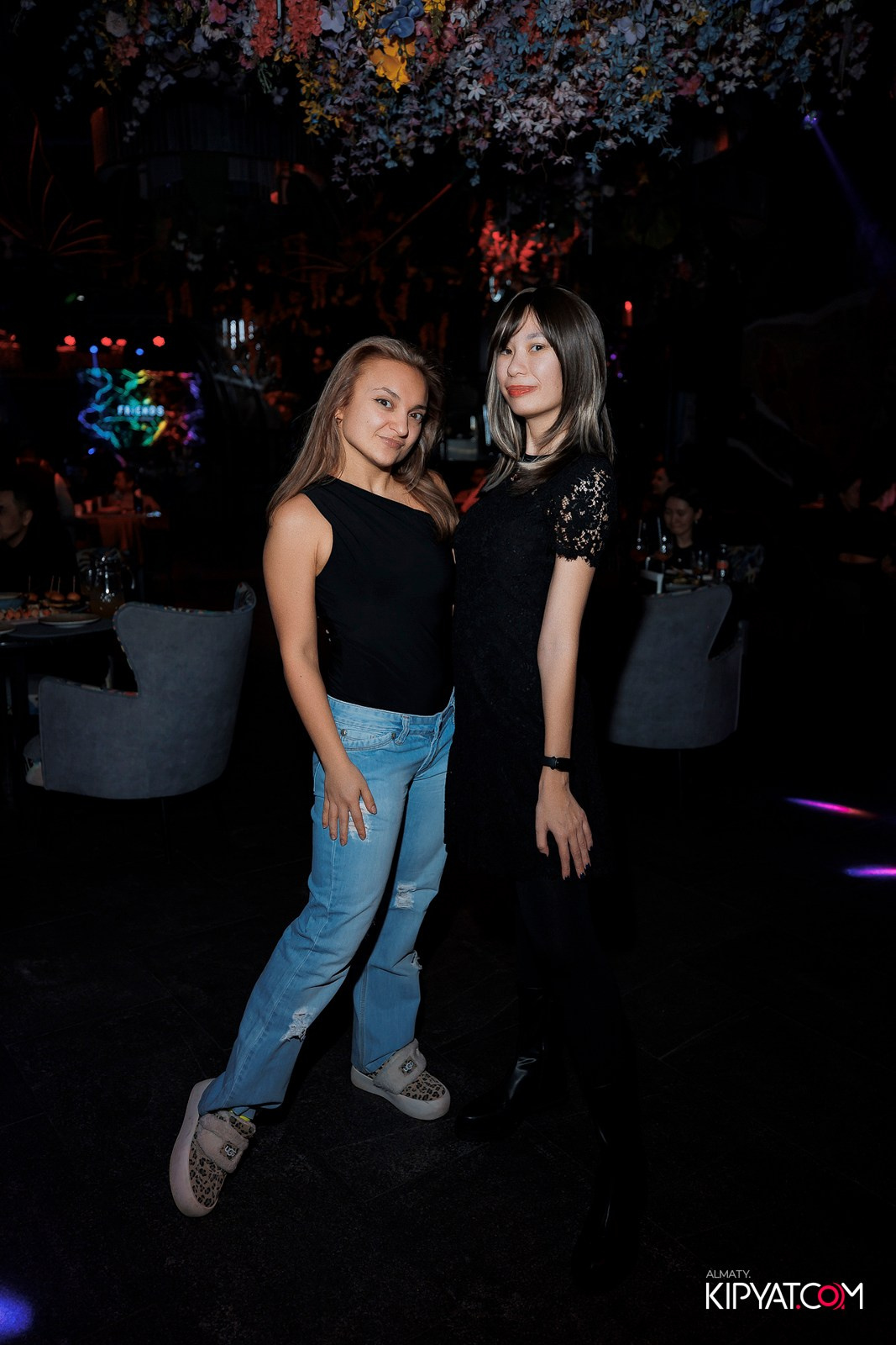 FRIENDS BAR & TERRACE. КИПЯТКОМ АЛМАТЫ! Фотосъемка мероприятий в Алматы