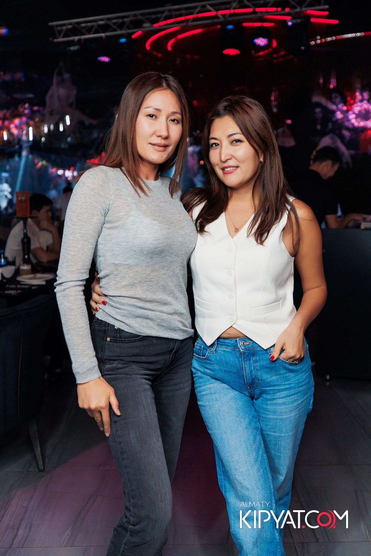 Friends bar & terrace. КИПЯТКОМ АЛМАТЫ!