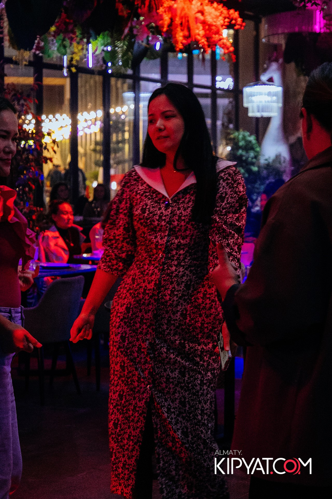 FRIENDS BAR & TERRACE. КИПЯТКОМ АЛМАТЫ!