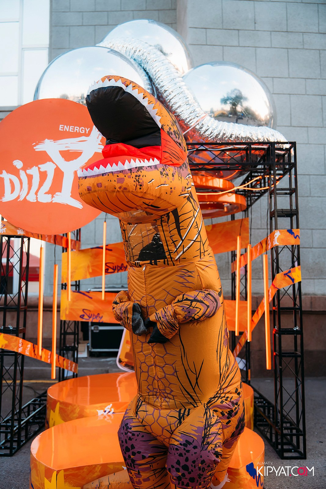 КОНЦЕРТ МИРАСА ЖУГУНУСОВА НА ЦЕНТРАЛЬНОМ СТАДИОНЕ. КИПЯТКОМ АЛМАТЫ!