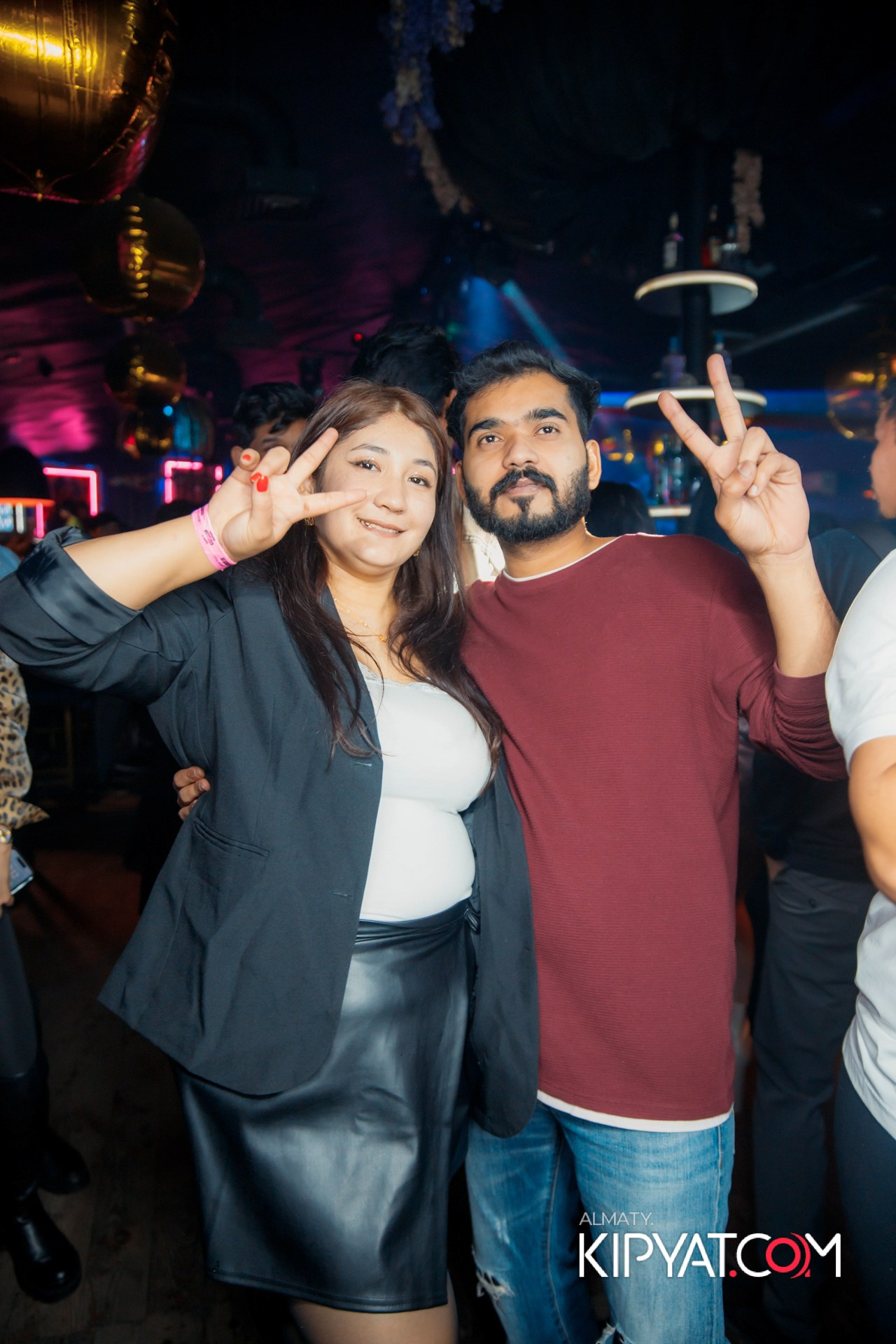 UYAT EMES BAR. КИПЯТКОМ АЛМАТЫ!