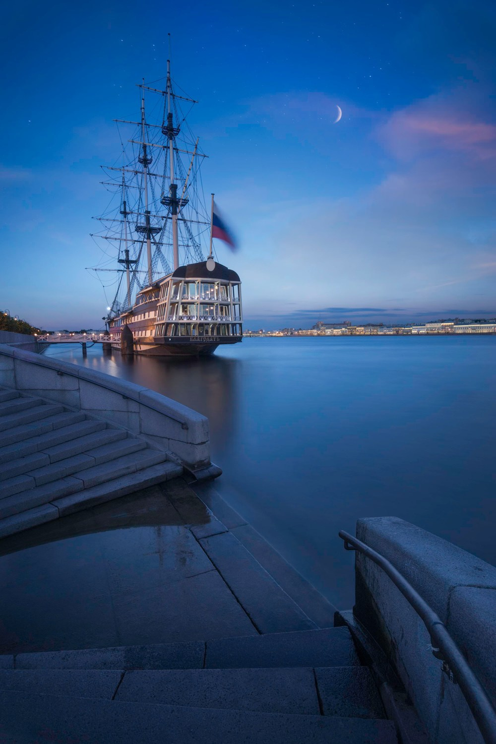 Saint Petersburg — personal project of photographer Vadim Sherbakov. Vadim Sherbakov Portfolio