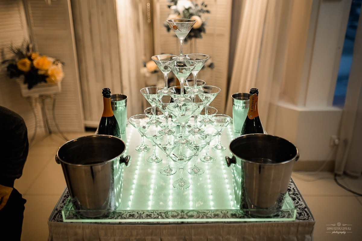 Свадебная фотосессия в интерьере: уют, фактура и свет как у старых мастеров. Свадебный фотограф — Санкт-Петербург (СПб) Питер