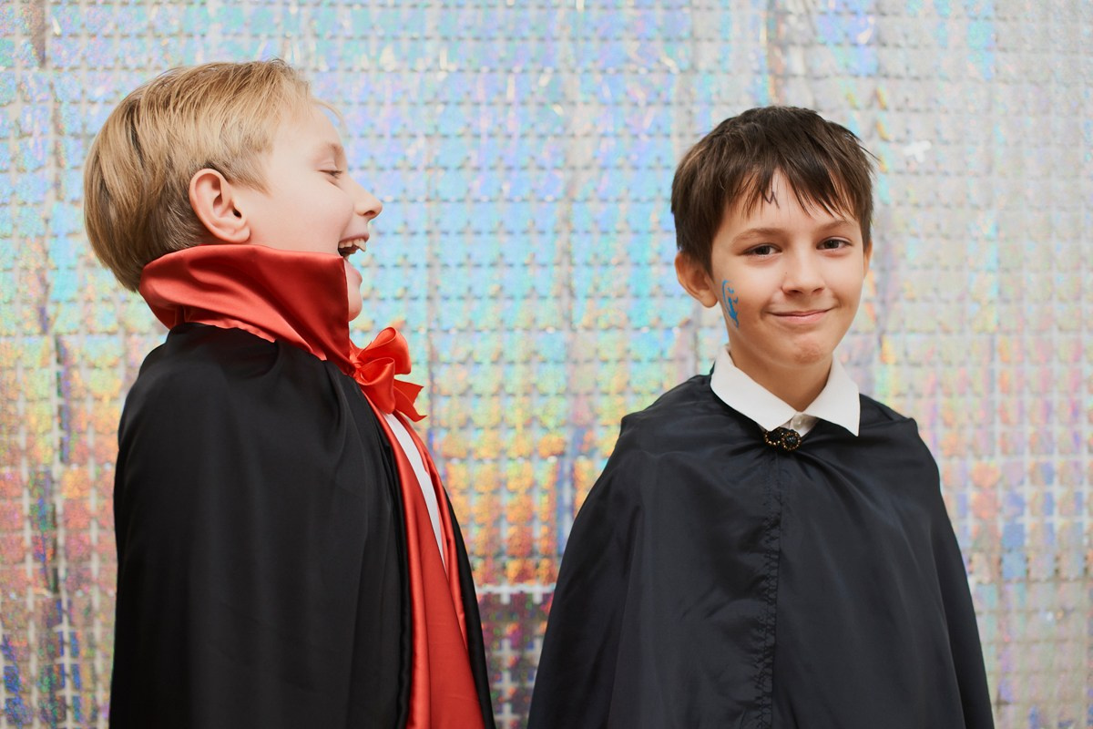 Тематический праздник в языковой школе FunLS. Репортажный и женский фотограф в Новосибирске