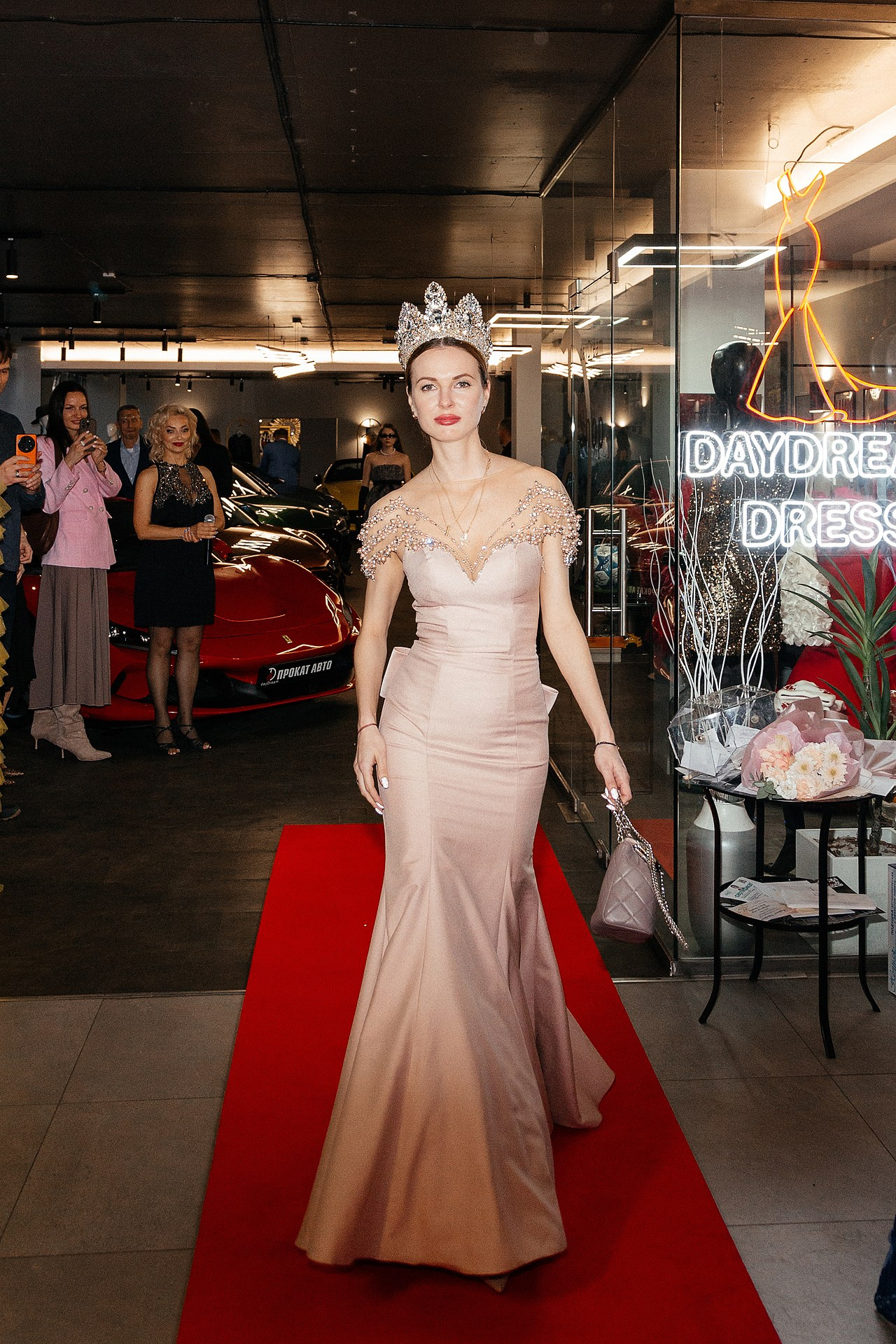 Репортаж в автосалоне. Светский фотограф Санкт-Петербург и ЛО