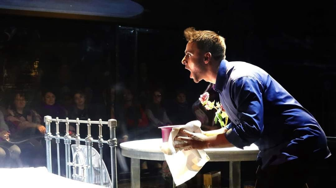 Ожидаемо громко. Режиссёр Даниил Филиппович