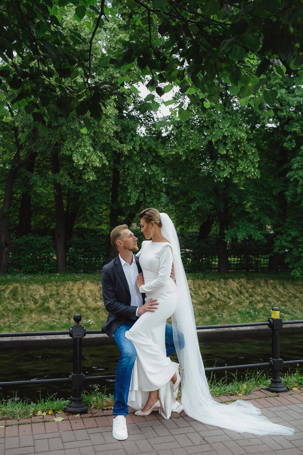 Камерная свадьба в Петербурге. Семейный, портретный и свадебный фотограф в Санкт-Петербурге и Москве