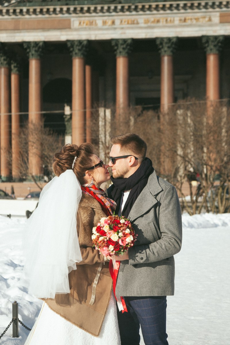 Зимняя свадебная фотосъемка в Санкт-Петербурге. Фотограф крещение венчание в Петербурге! Помогает подобрать храм и посоветовал душевного батюшку в СПб