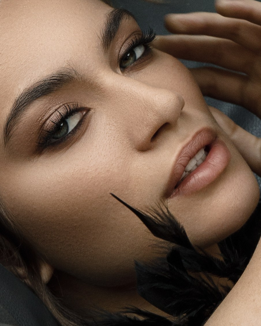 портрет девушки с красивым взглядом