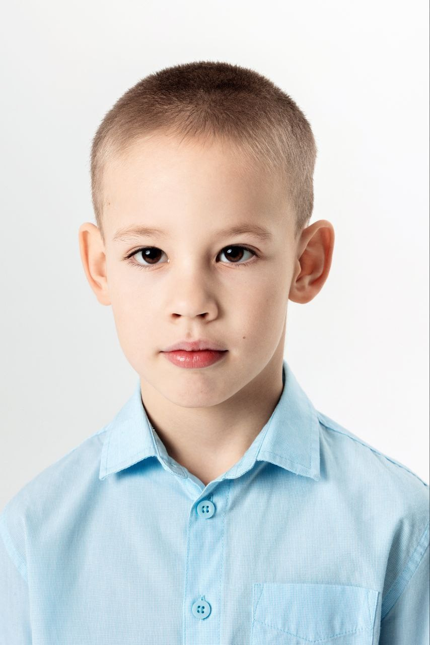 Иван — У. ТМ Продакшн — Съемка для маркетплейсов в Москве