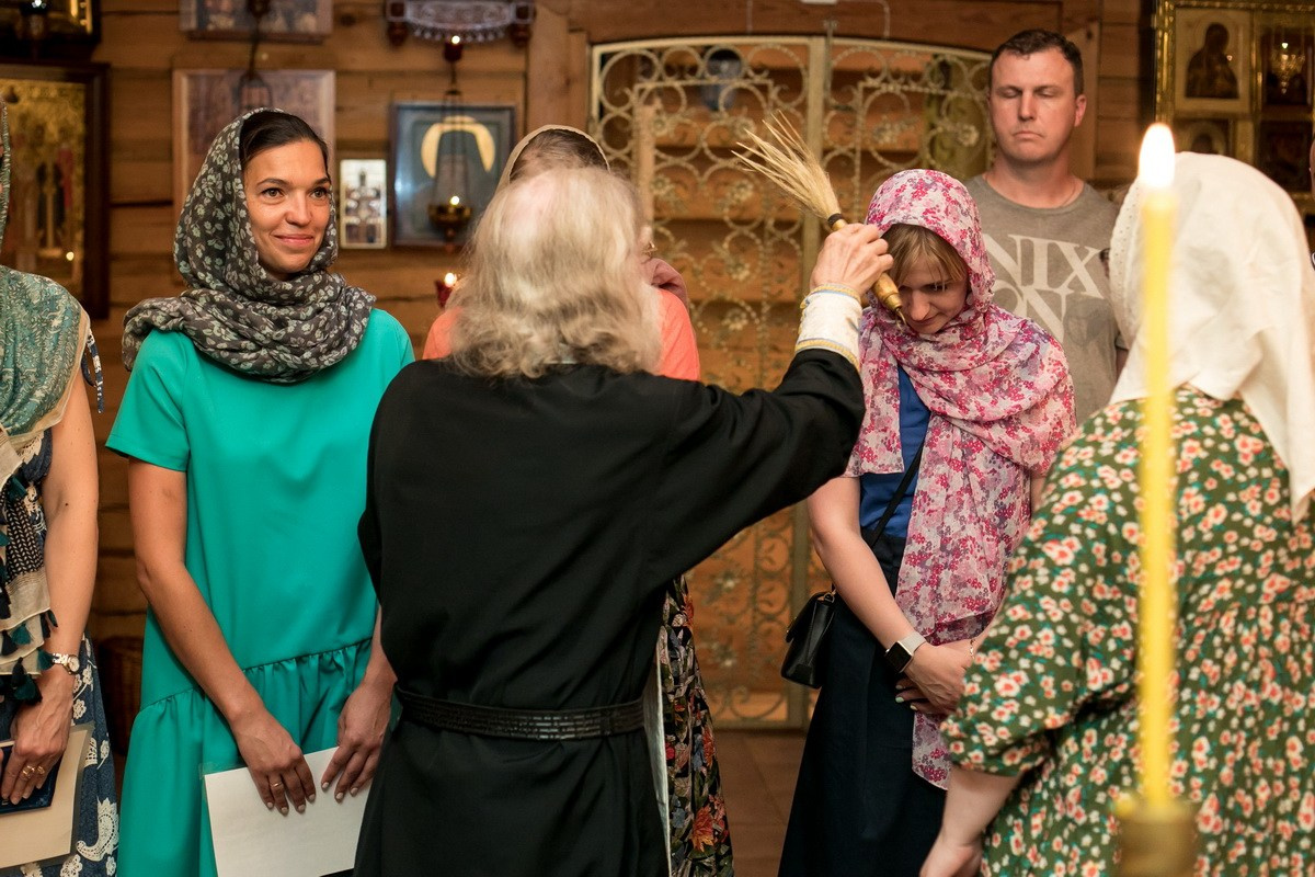 Крещение Храм всех Русских святых. п.Сосново. Фотограф на крещение в Санкт Петербурге