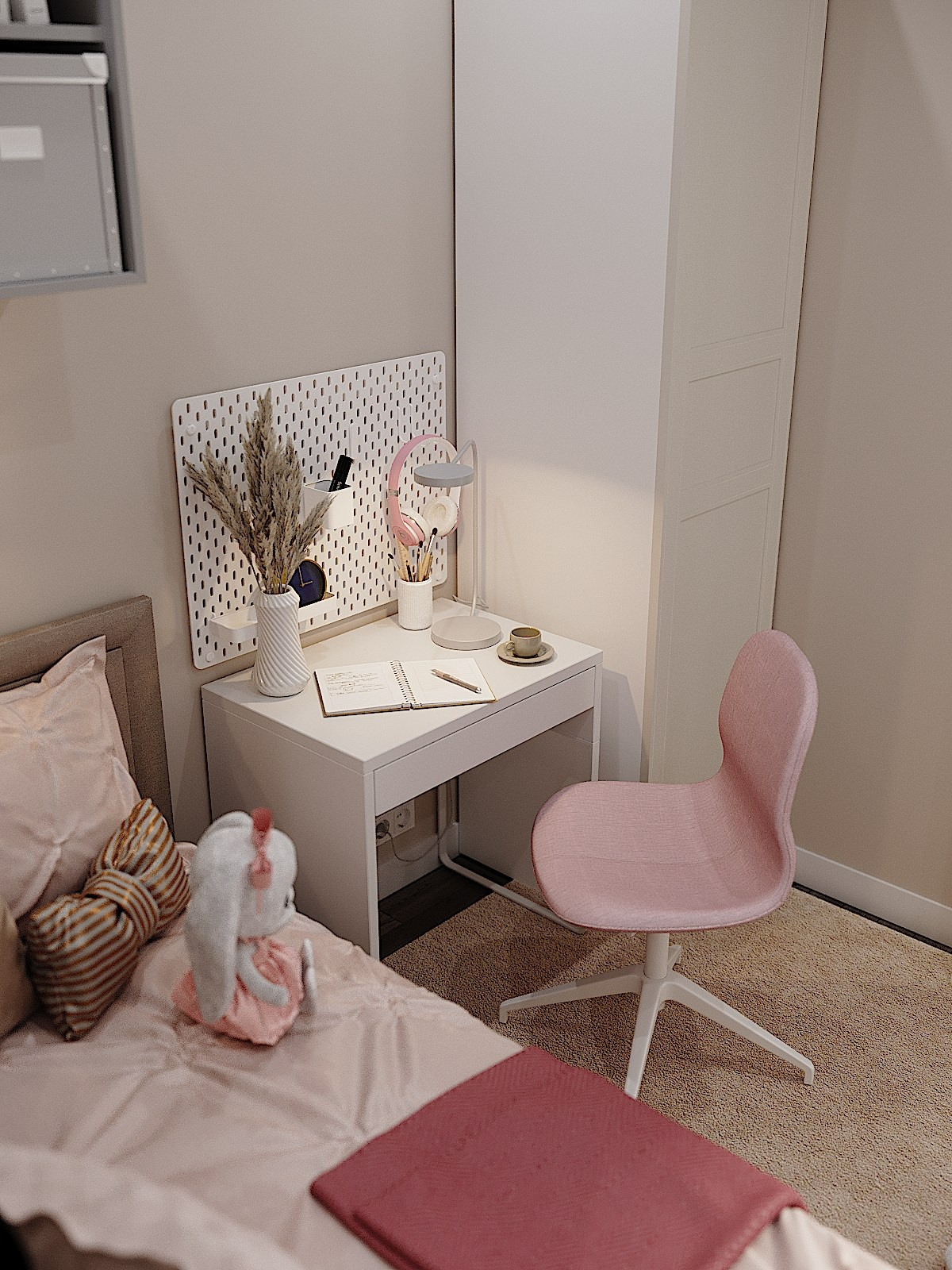 ЖК на Никулинской, 100 м. Главная