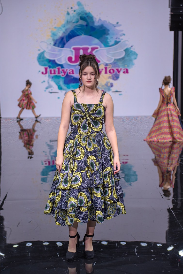 SochiFashionWeek2024 дизайнер Юлия Крылова. Семейный и коммерческий фотограф в Сочи Александр Бодунов