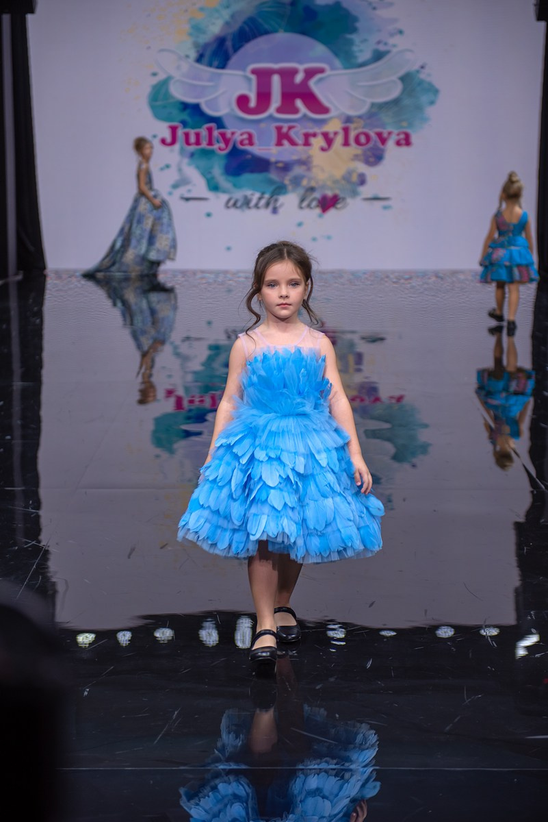 SochiFashionWeek2024 дизайнер Юлия Крылова. Семейный и коммерческий фотограф в Сочи Александр Бодунов