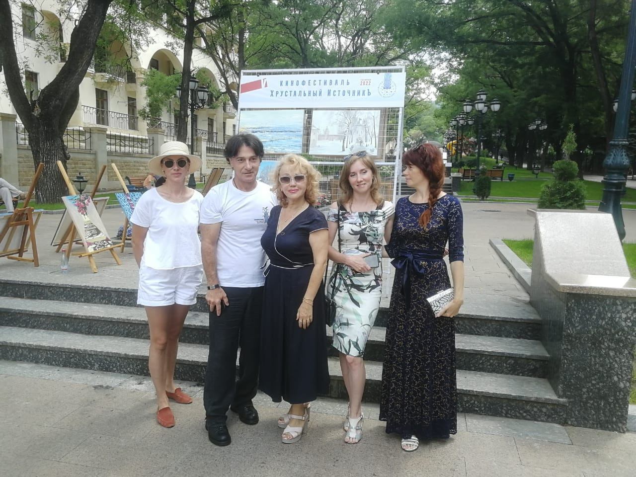 на выставке Хрустальный источник Александра Корчагинас Эвклидом Кюрдзидисом и художниками 