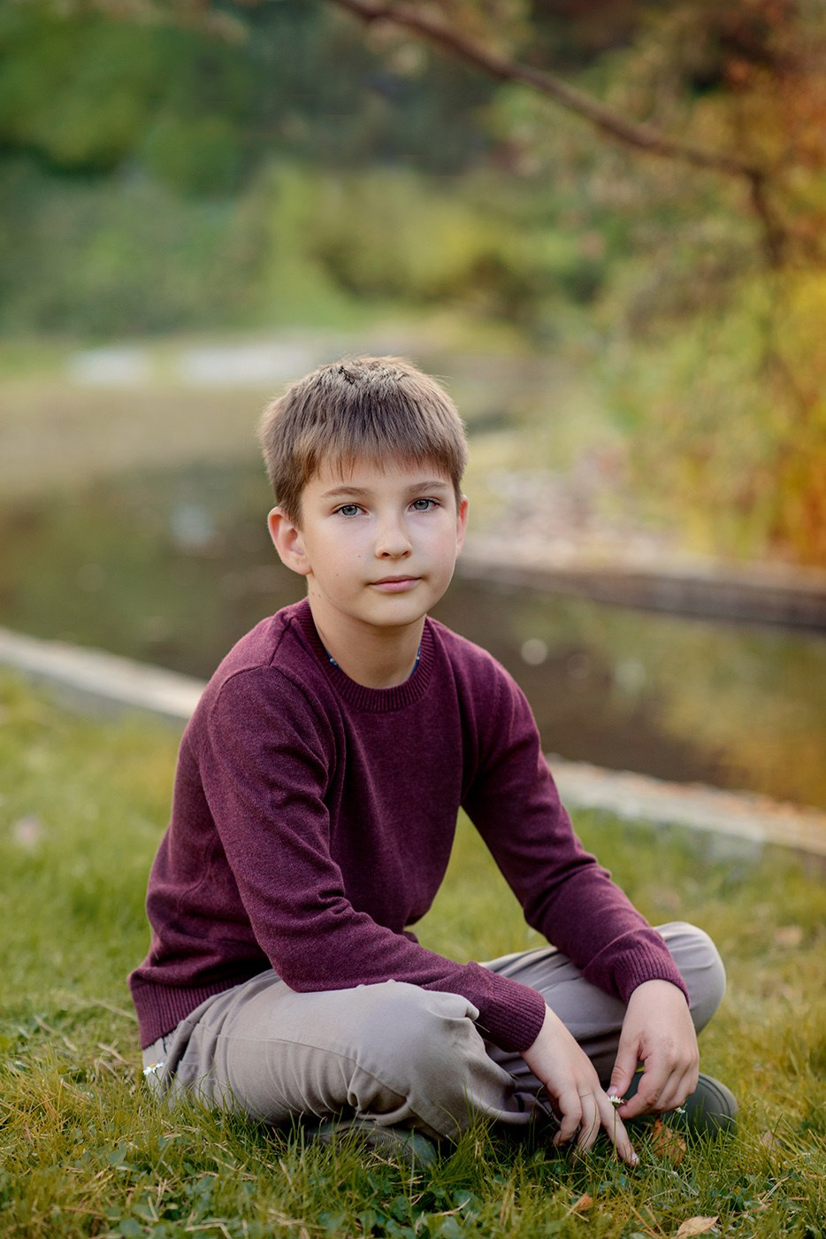 Family photo shoot , walk in the autumn park, family and golden fall (Photographer in Edinburgh Elena Carruthers)
