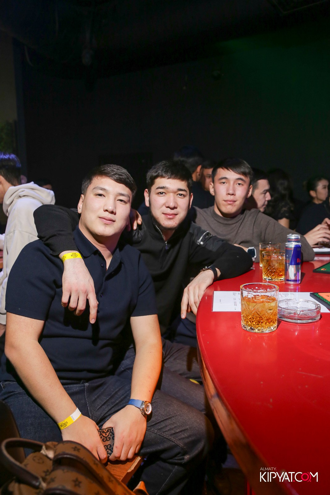 UYAT EMES BAR. КИПЯТКОМ АЛМАТЫ! Фотосъемка мероприятий в Алматы