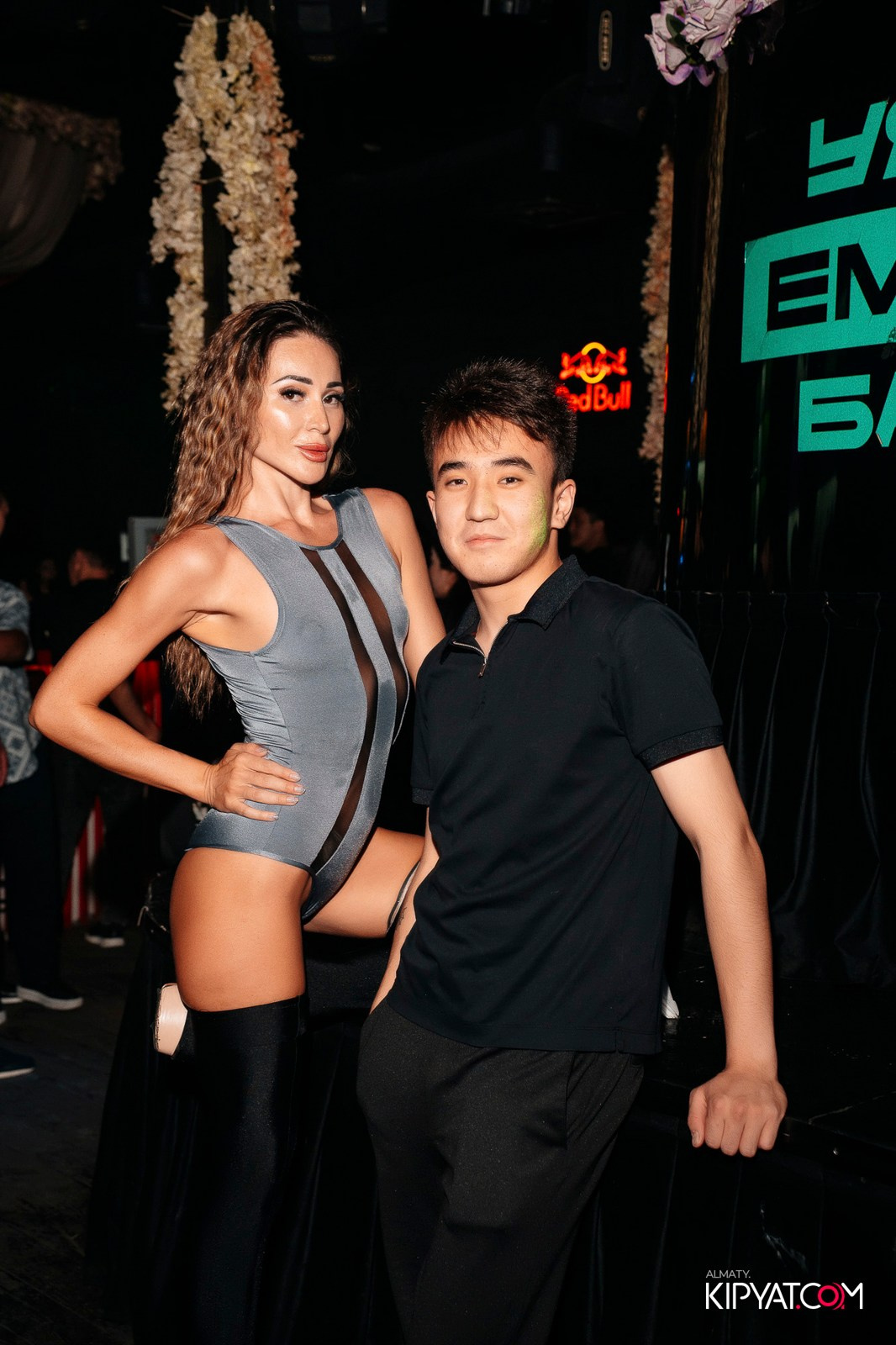 UYAT EMES BAR. КИПЯТКОМ АЛМАТЫ!