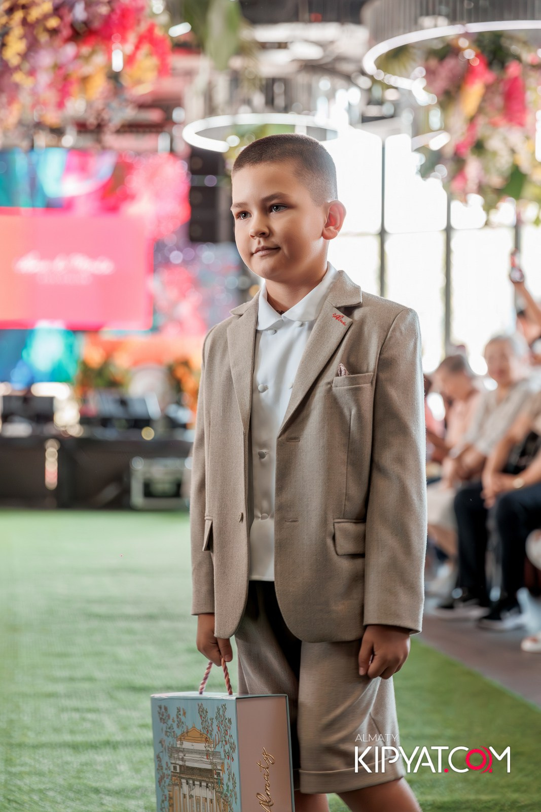 PROM KIDS FASHION SHOW. КИПЯТКОМ АЛМАТЫ!