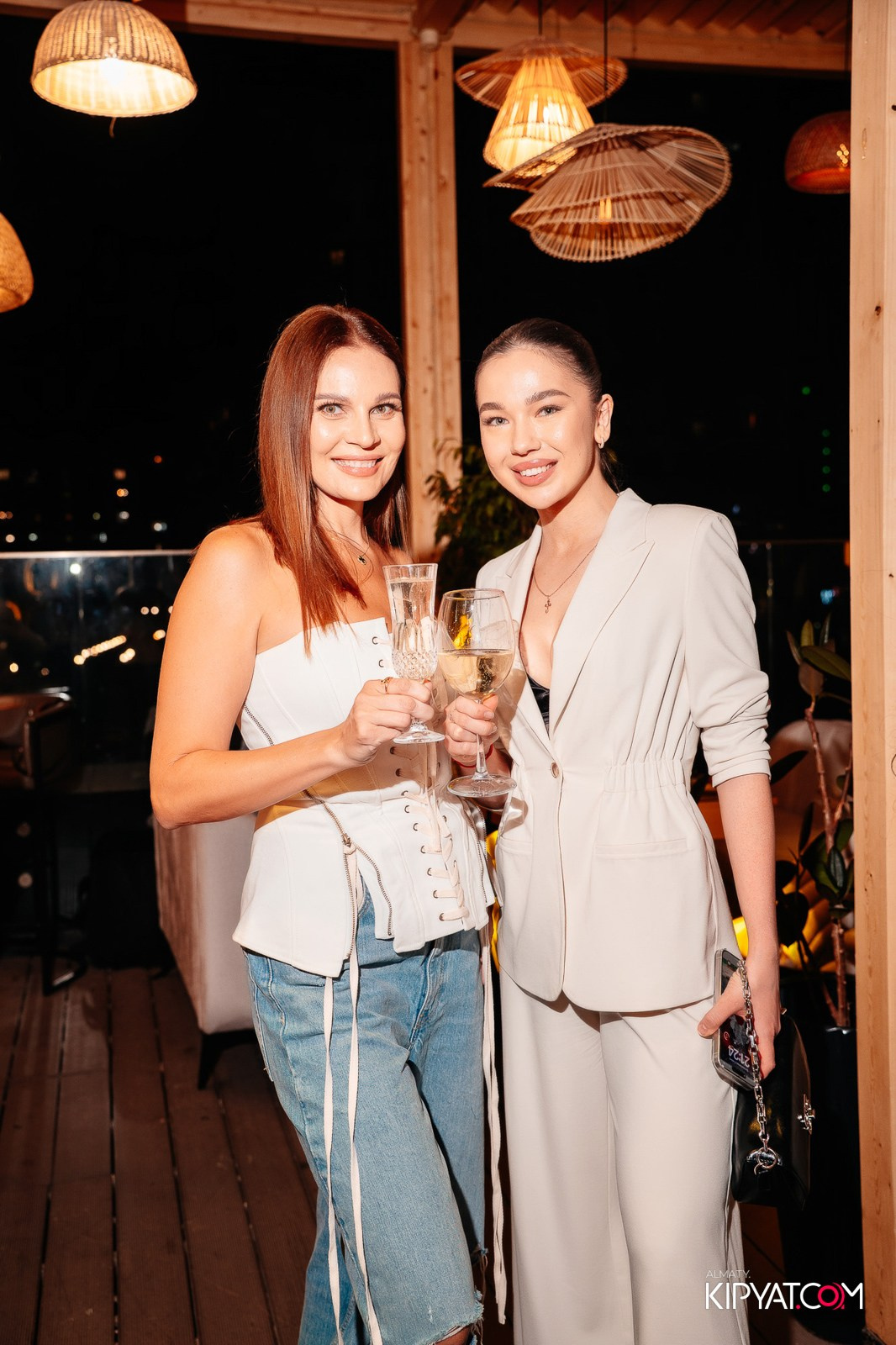 MOOD KARAOKE & TERRACE. КИПЯТКОМ АЛМАТЫ!