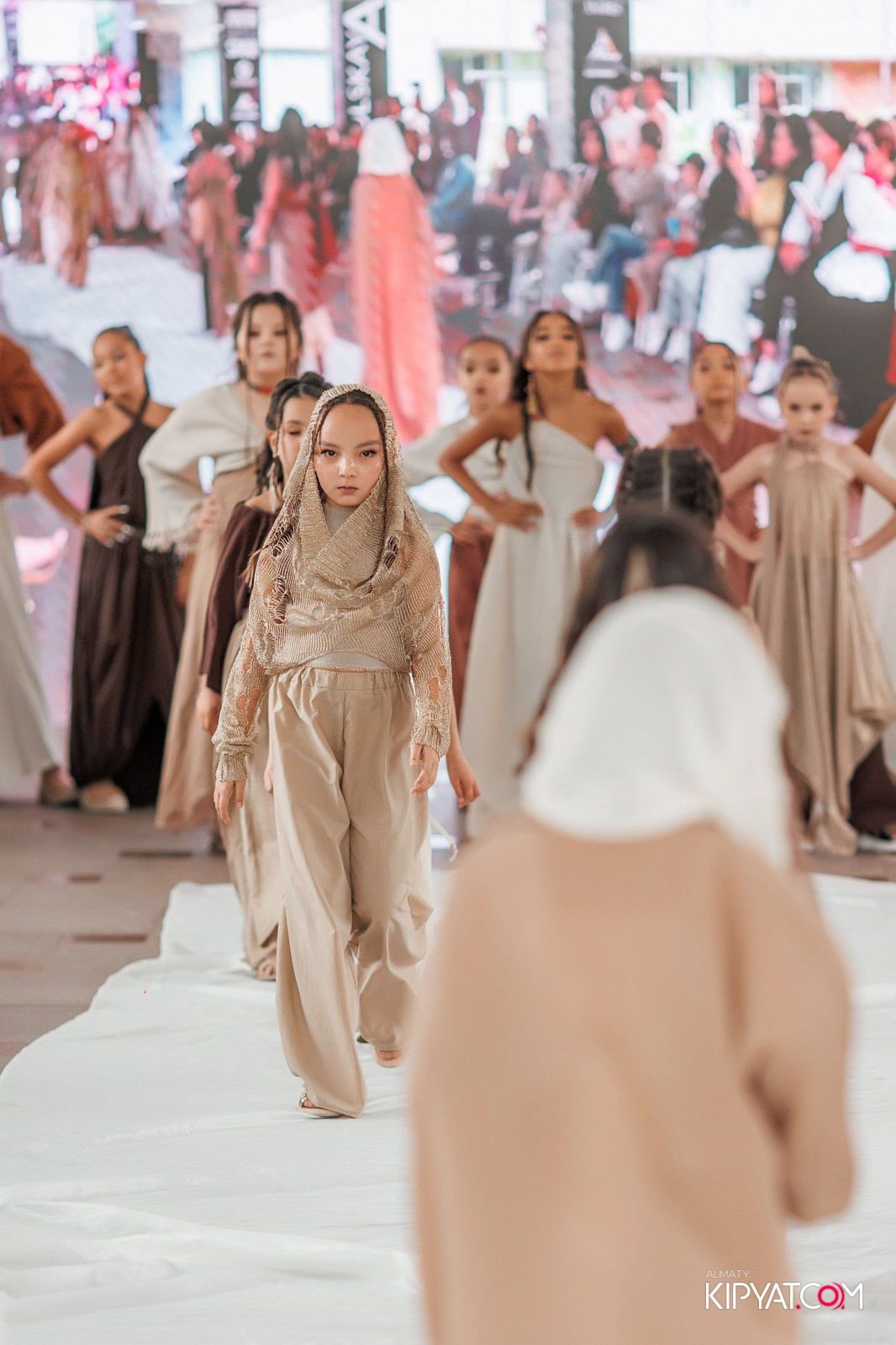 JUNIOR FASHION SHOW. КИПЯТКОМ АЛМАТЫ!