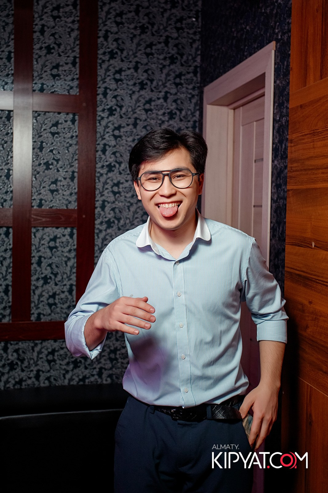 КАРАОКЕ-БАР РОЯЛЬ НА НУРМАКОВА. КИПЯТКОМ АЛМАТЫ!