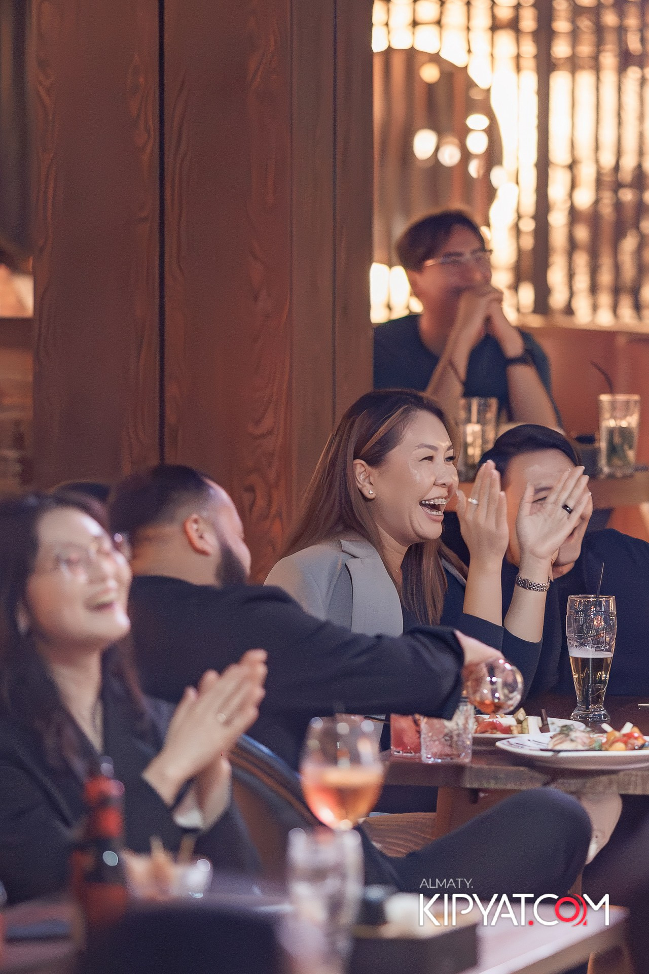 СОЛЬНЫЙ СТЕНДАП КОНЦЕРТ АЛЕКСАНДРА МЕРКУЛЬ. КИПЯТКОМ АЛМАТЫ!