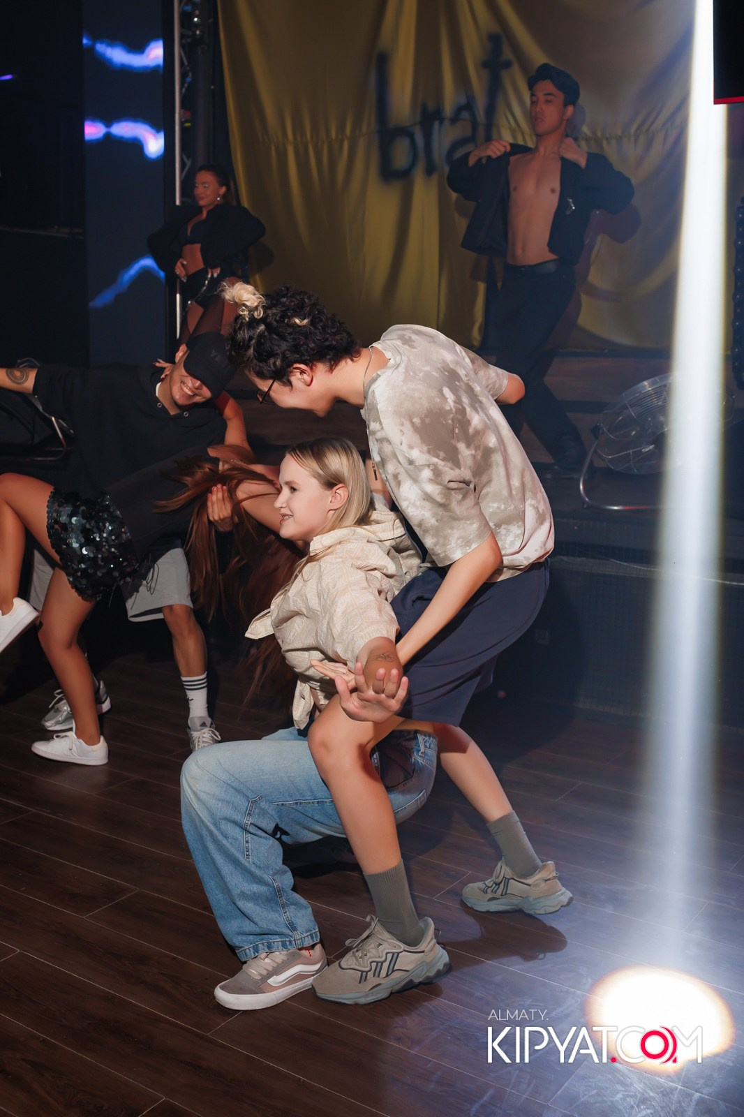 НОЧНОЙ КЛУБ ICON. КИПЯТКОМ АЛМАТЫ!