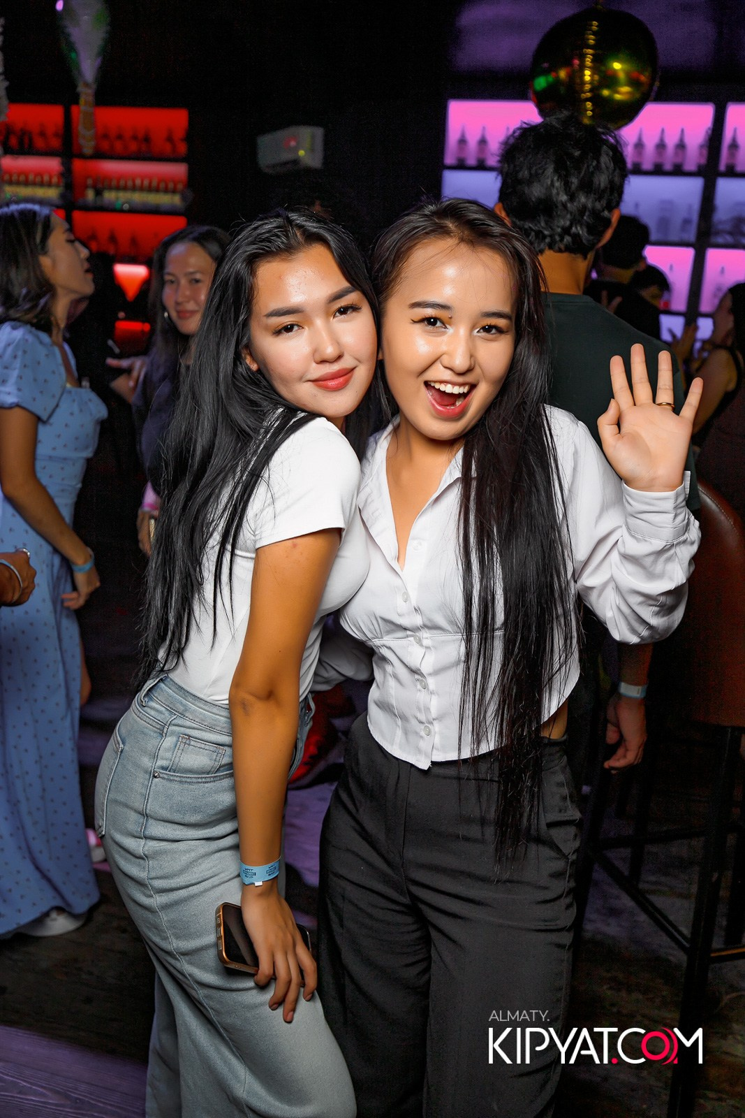 UYAT EMES BAR. КИПЯТКОМ АЛМАТЫ!