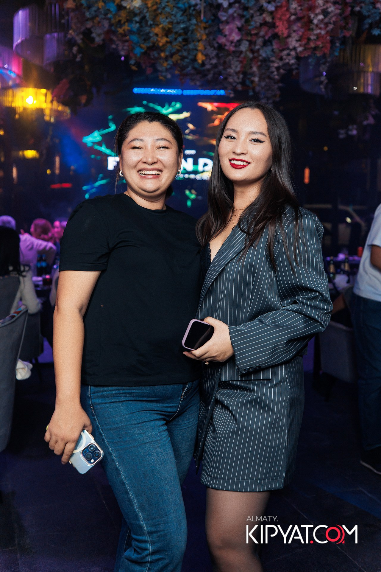 FRIENDS BAR & TERRACE. КИПЯТКОМ АЛМАТЫ! Фотосъемка мероприятий в Алматы