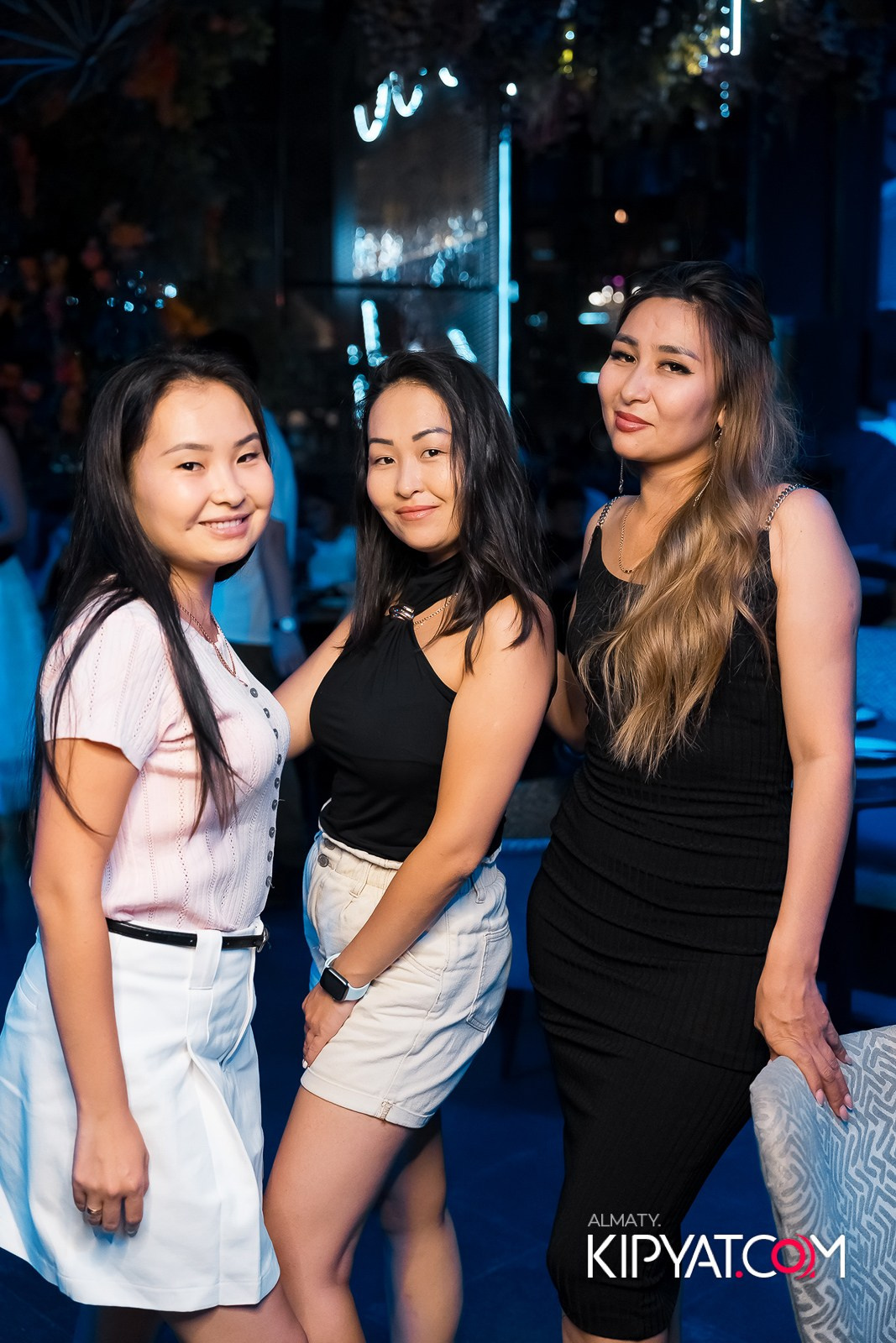 FRIENDS BAR & TERRACE. КИПЯТКОМ АЛМАТЫ!