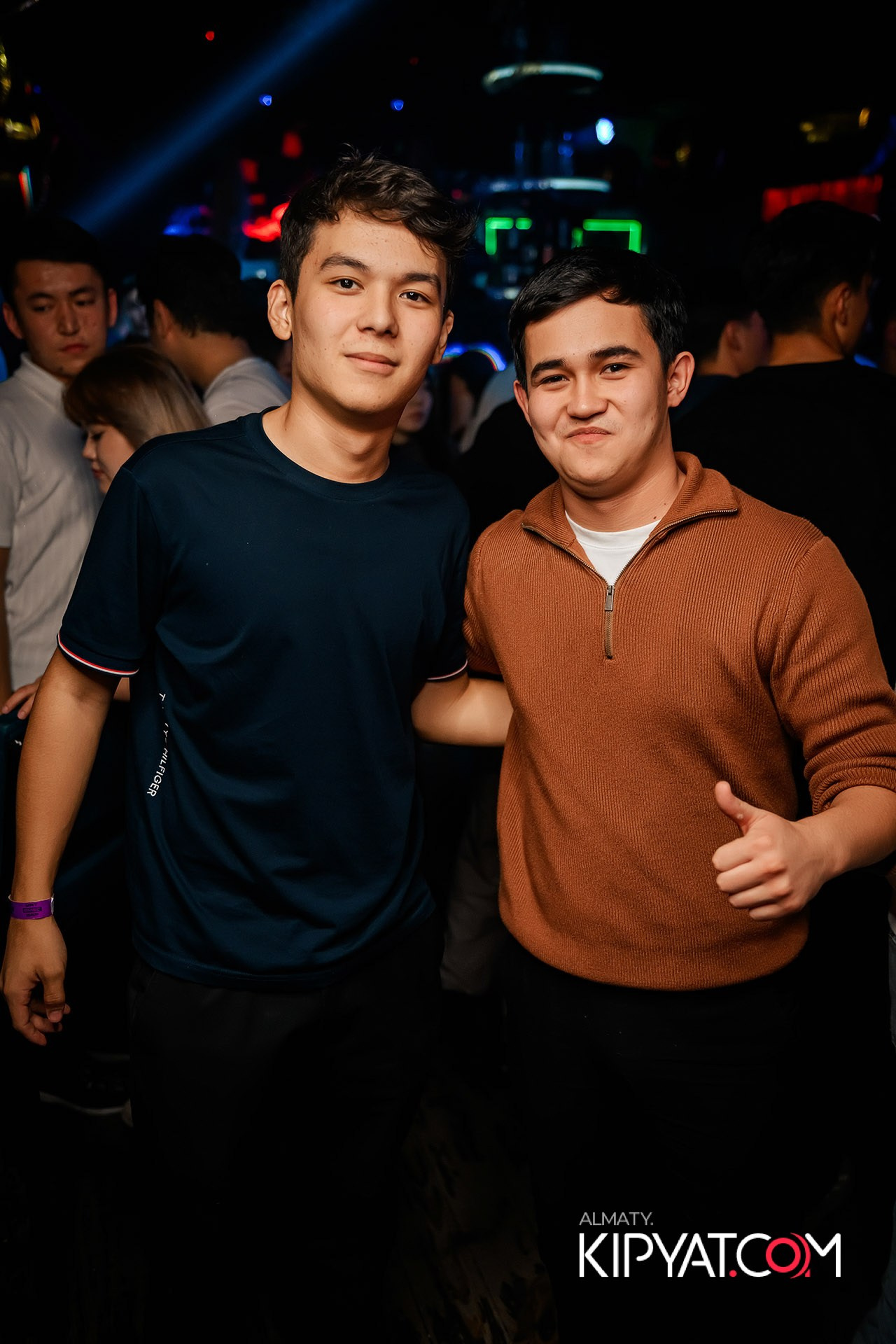 Uyat Еmes Bar. КИПЯТКОМ АЛМАТЫ!