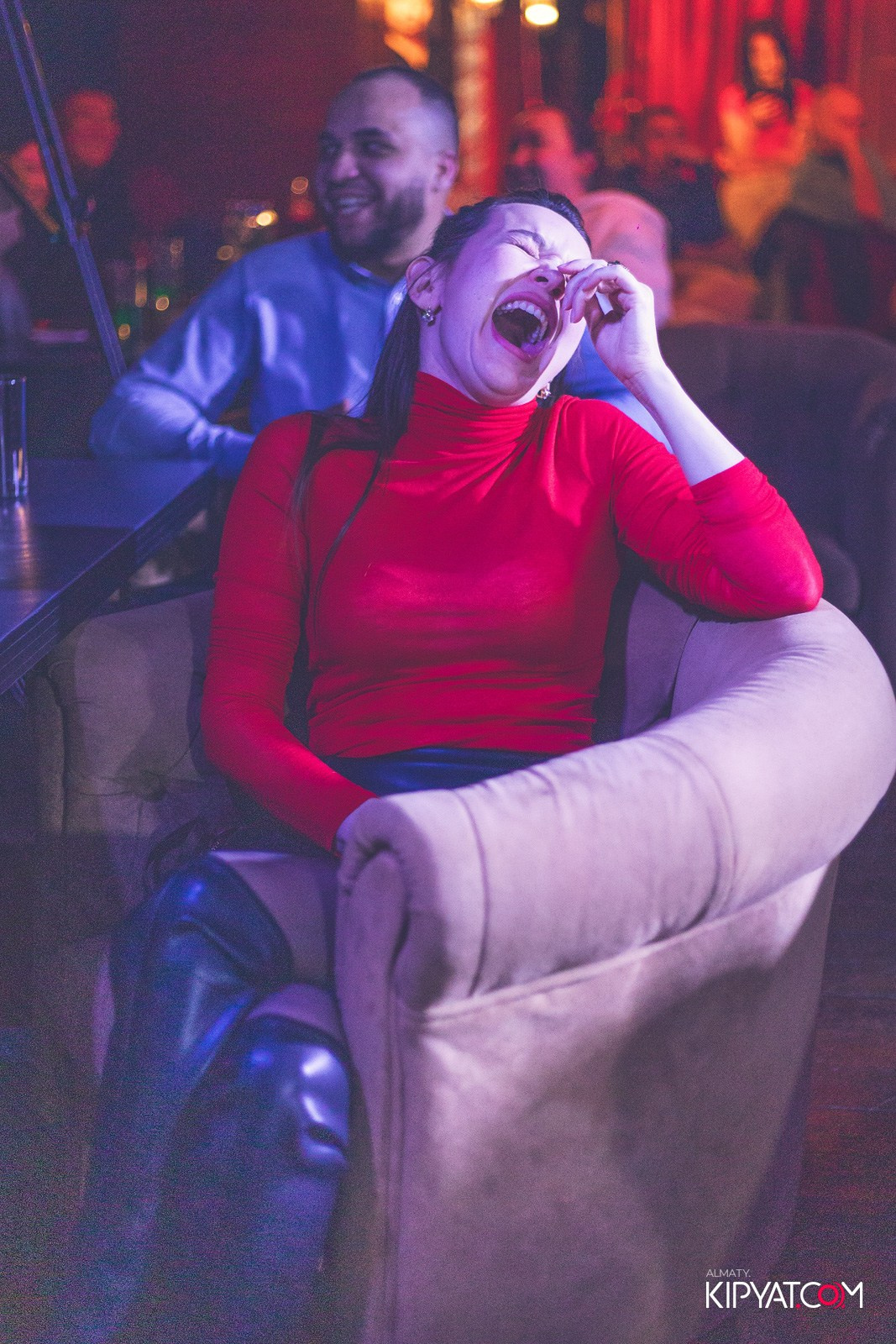 STAND UP КОНЦЕРТ АЛЕКСАНДРА МЕРКУЛЬ ESTATE KARAOKE BAR. КИПЯТКОМ АЛМАТЫ! Фотосъемка мероприятий в Алматы