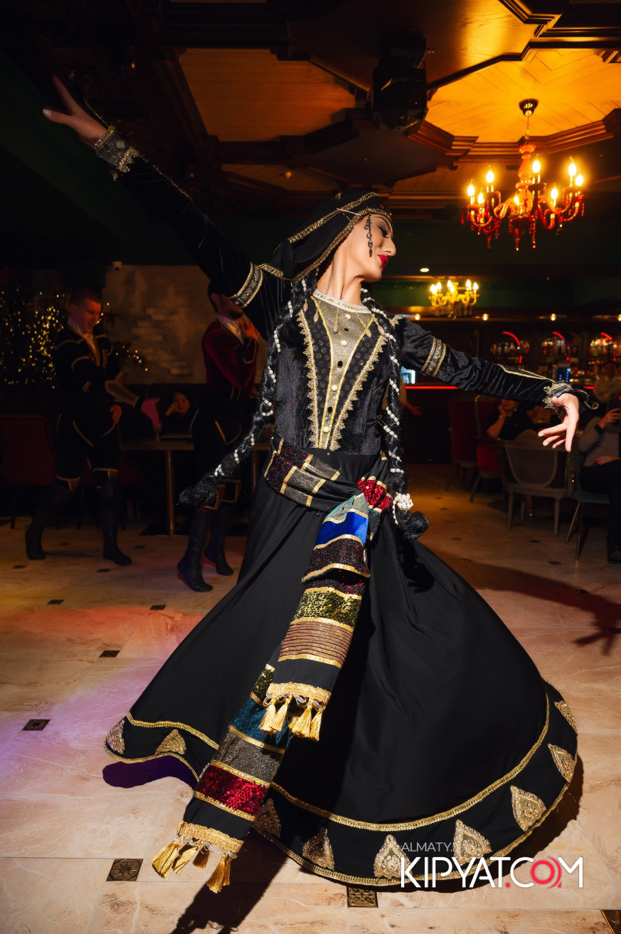 ALAZANI НА КАБАНБАЙ БАТЫРА. КИПЯТКОМ АЛМАТЫ!