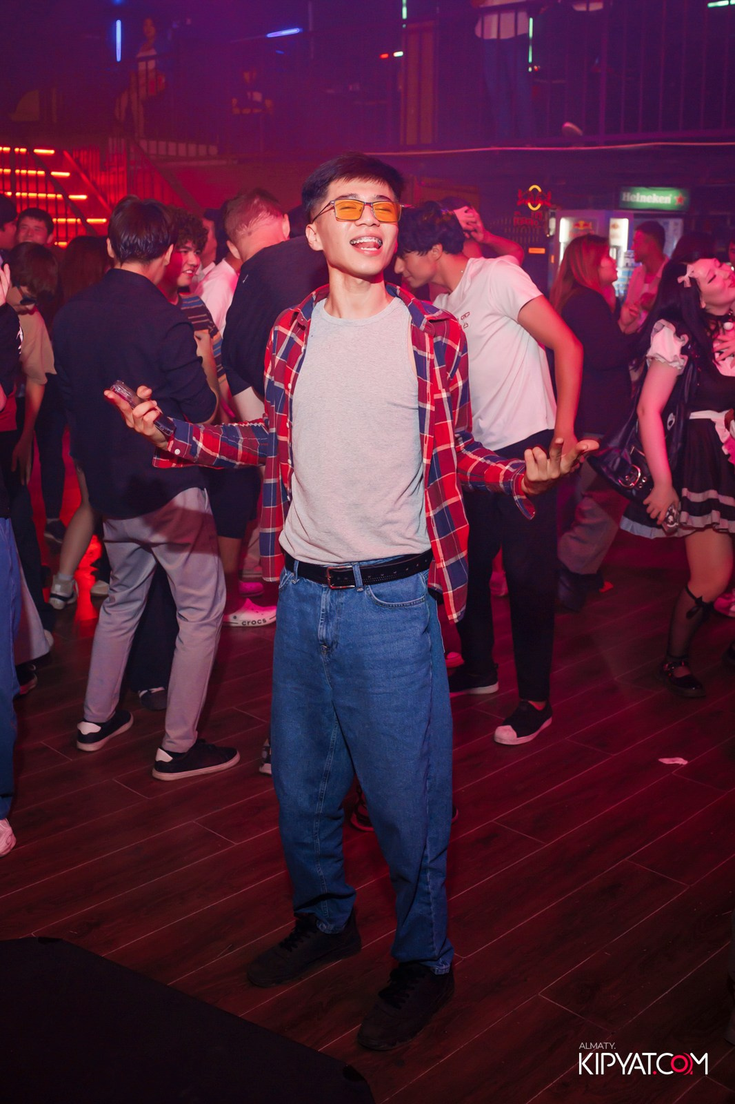 НОЧНОЙ КЛУБ ICON. КИПЯТКОМ АЛМАТЫ!