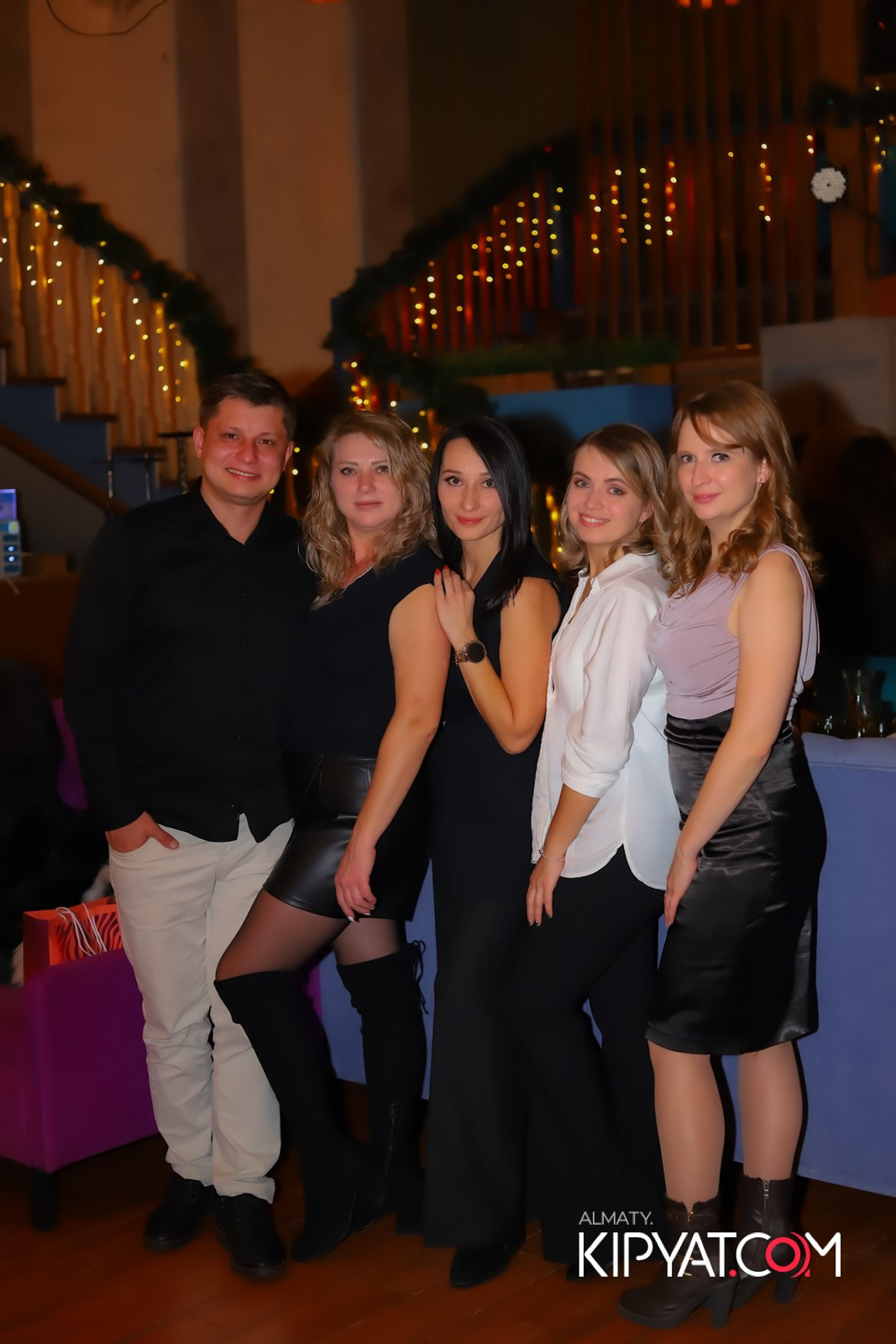 ГРУЗИНСКИЙ ДВОР НА КАБАНБАЙ БАТЫРА. КИПЯТКОМ АЛМАТЫ!