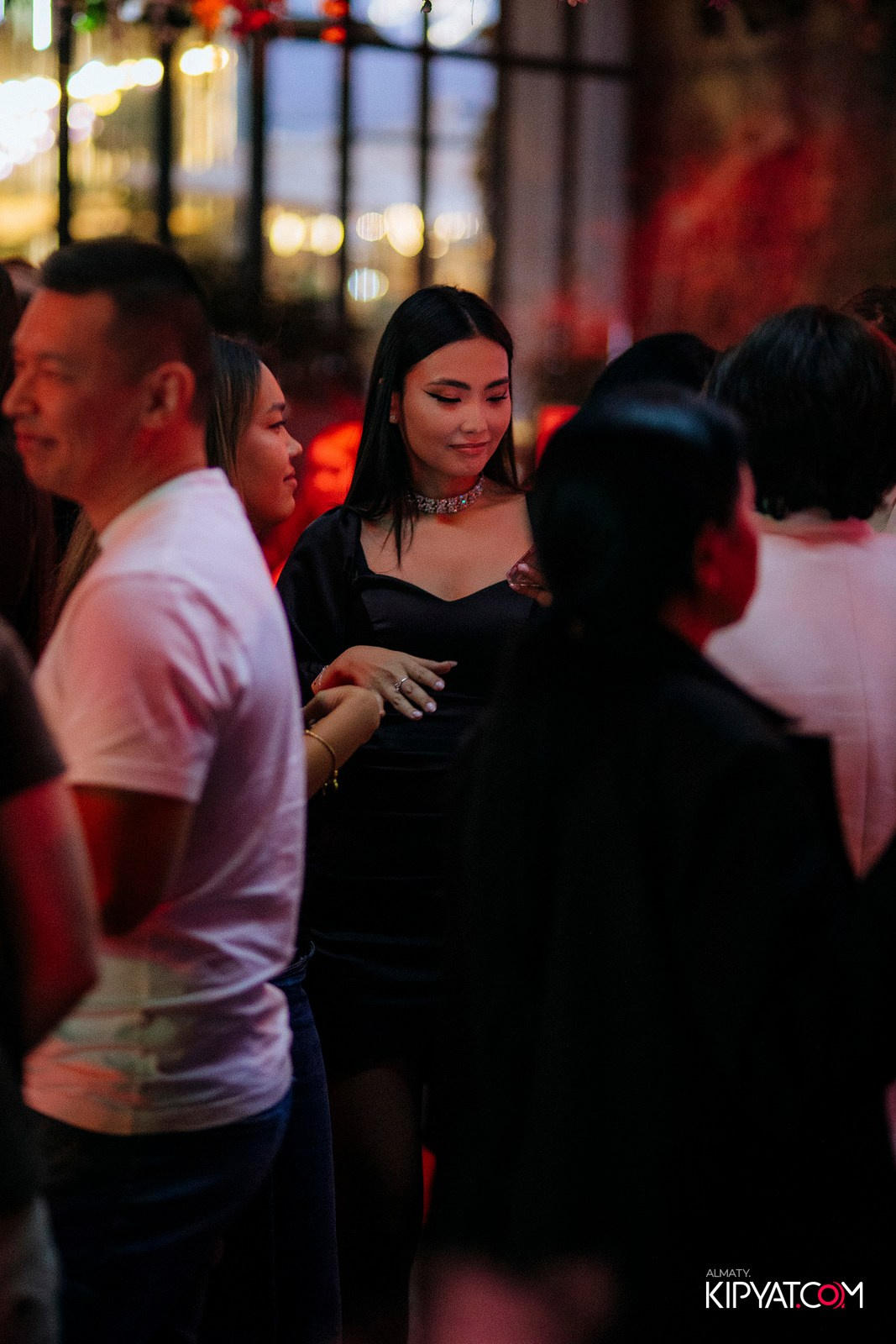 FRIENDS BAR & TERRACE. КИПЯТКОМ АЛМАТЫ!