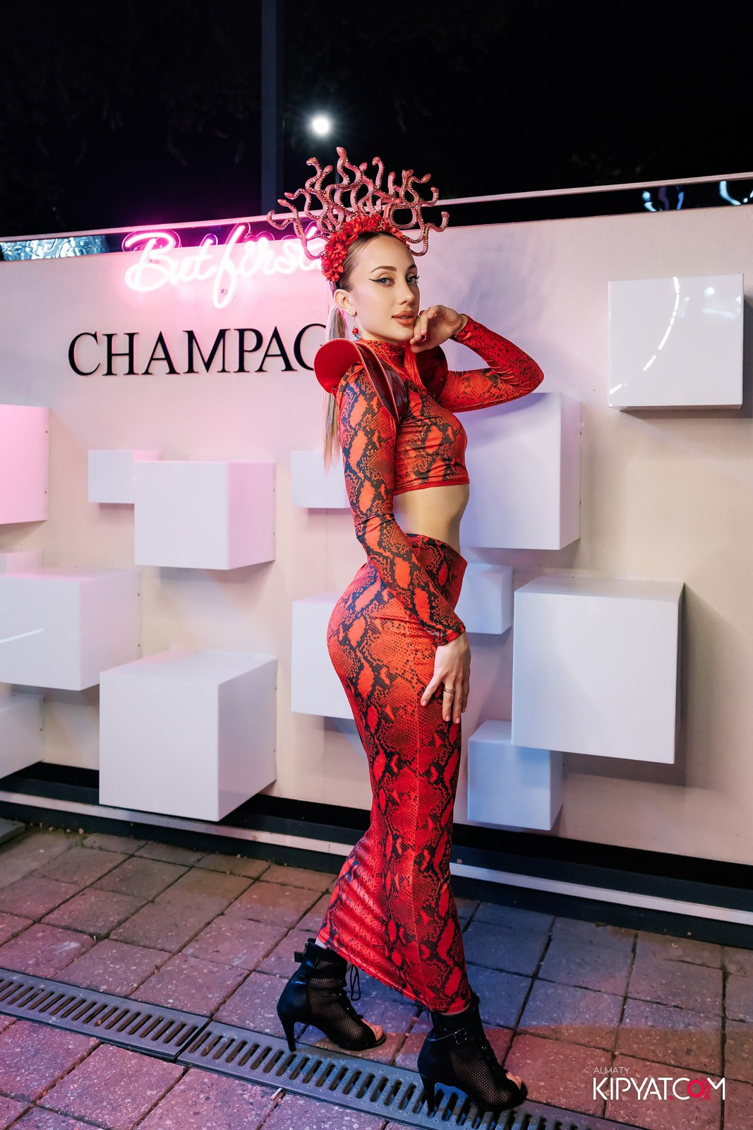 ЗАЯ, НА БИС. КИПЯТКОМ АЛМАТЫ!