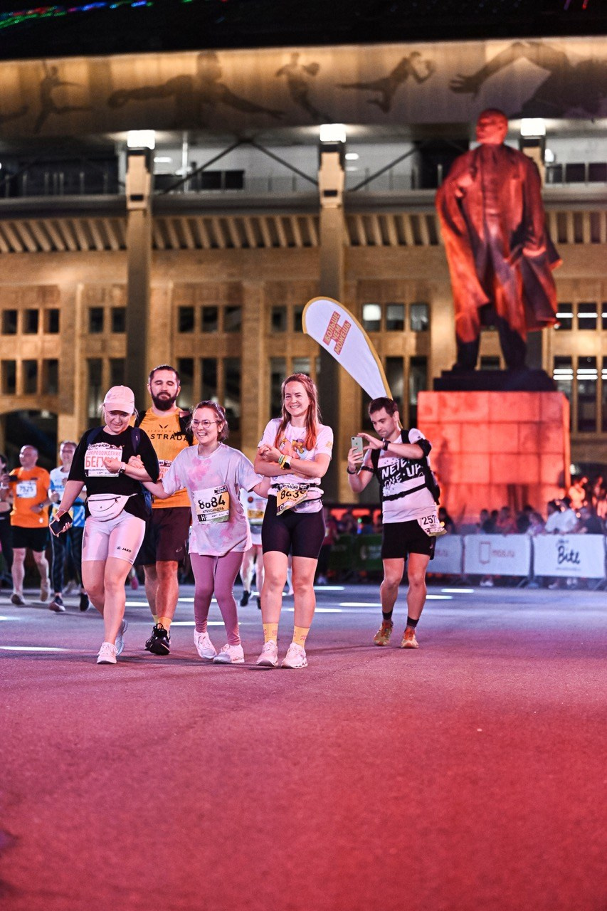 Ночной забег лужники 08.07.2023 | Смотреть фото