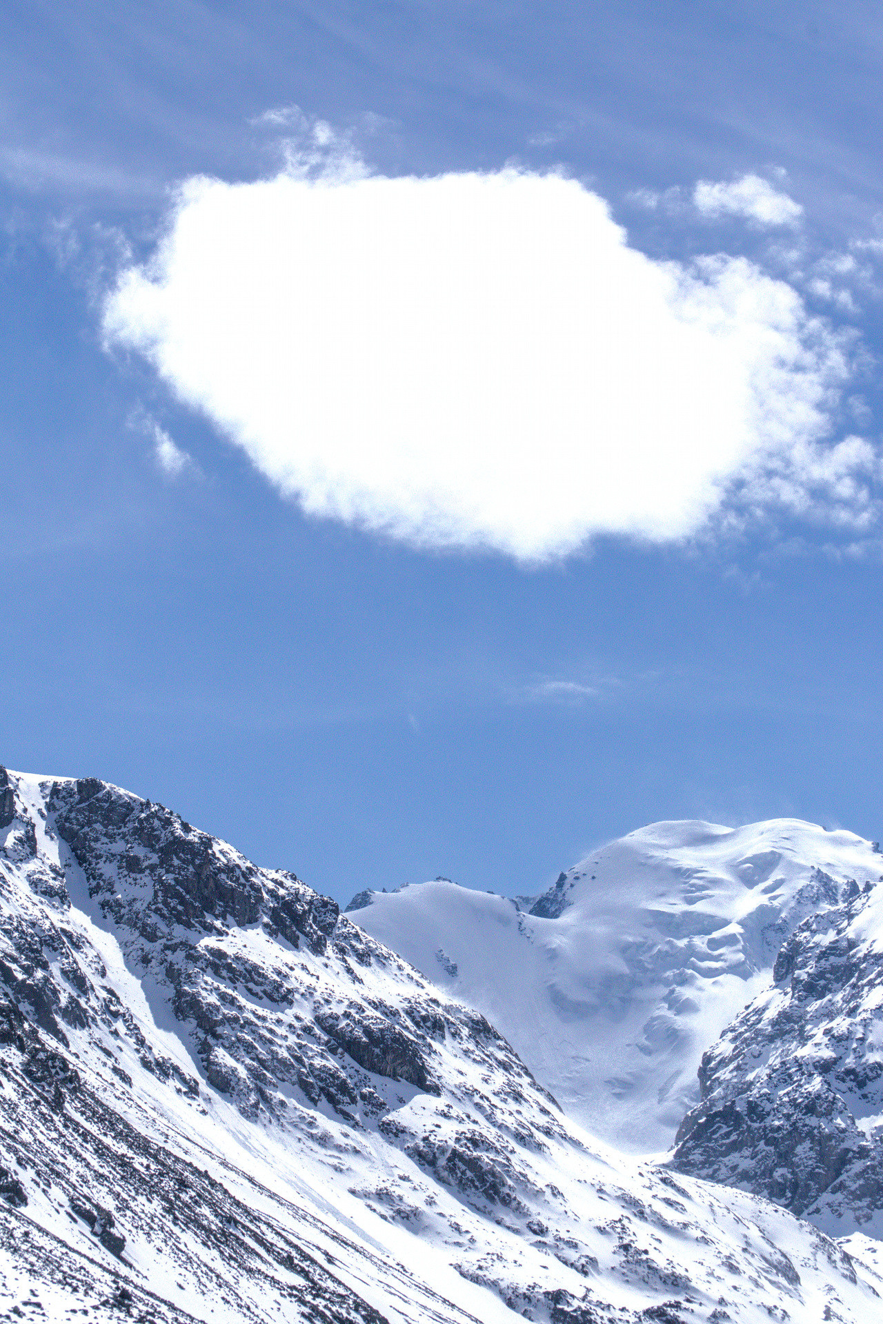 Облако над горами Алтая каракабах