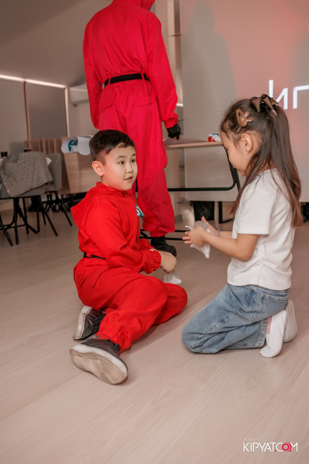 КВЕСТ-ШОУ ALAROVICH / ИГРА В КАЛЬМАРА. КИПЯТКОМ АЛМАТЫ!