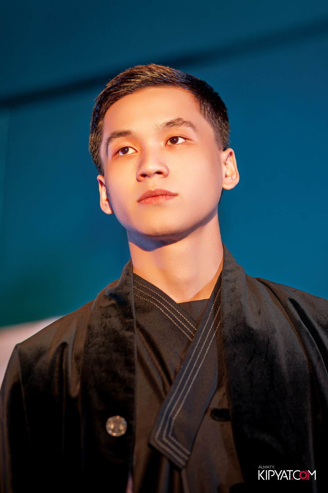 FASHION ПОКАЗ, КАЗАХСКОЙ НАЦИОНАЛЬНОЙ ОДЕЖДЫ. КИПЯТКОМ АЛМАТЫ!