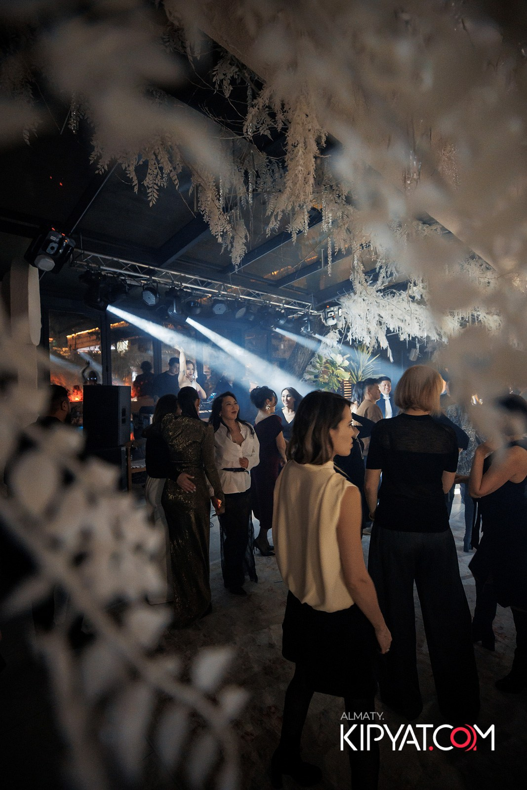 EDEN BAR & RESTAURANT. КИПЯТКОМ АЛМАТЫ!