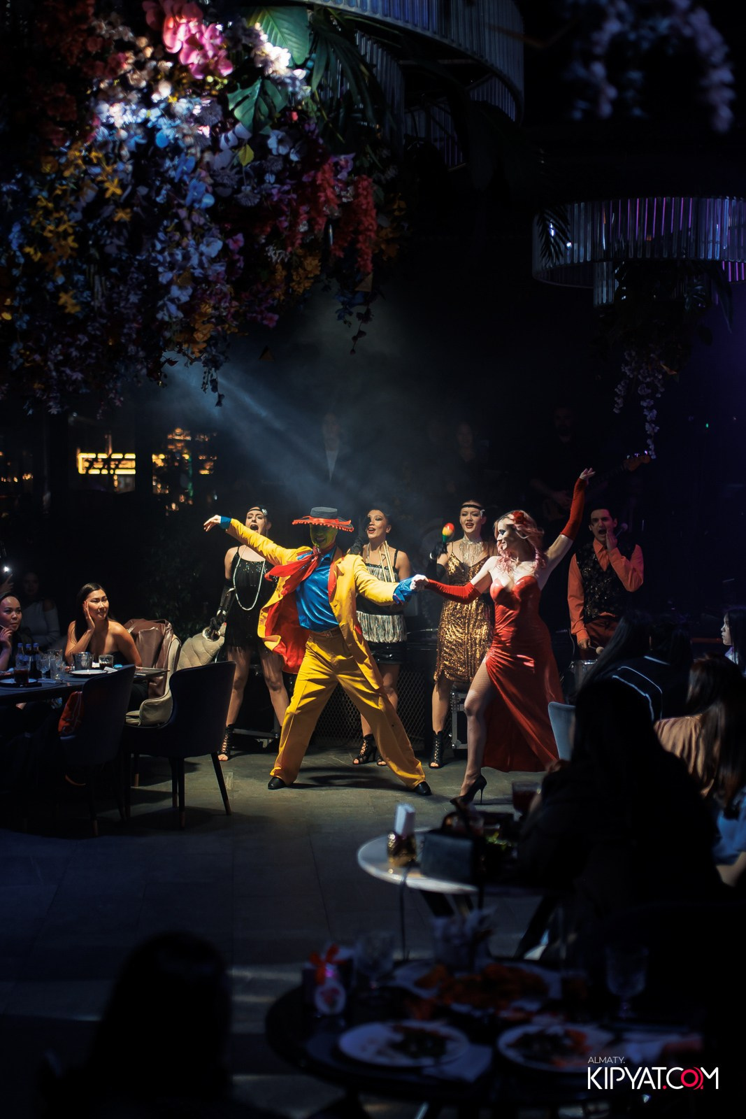 FRIENDS BAR & TERRACE. КИПЯТКОМ АЛМАТЫ!