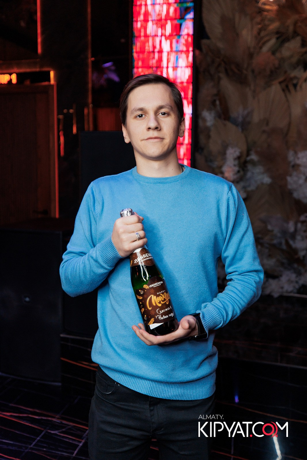 БАР ПАНАЕХАЛИ НА ДОСТЫК. КИПЯТКОМ АЛМАТЫ!