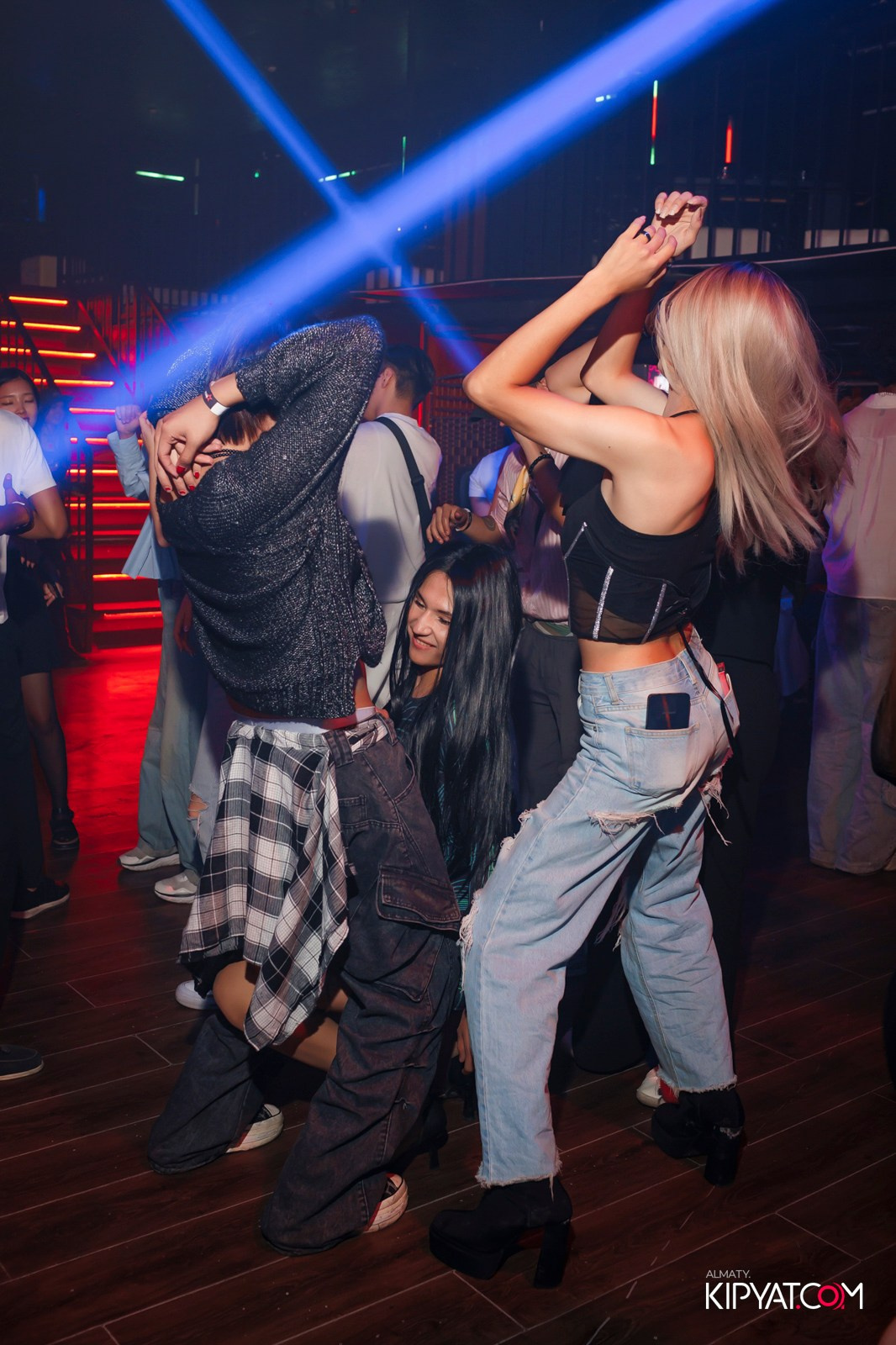НОЧНОЙ КЛУБ ICON. КИПЯТКОМ АЛМАТЫ!