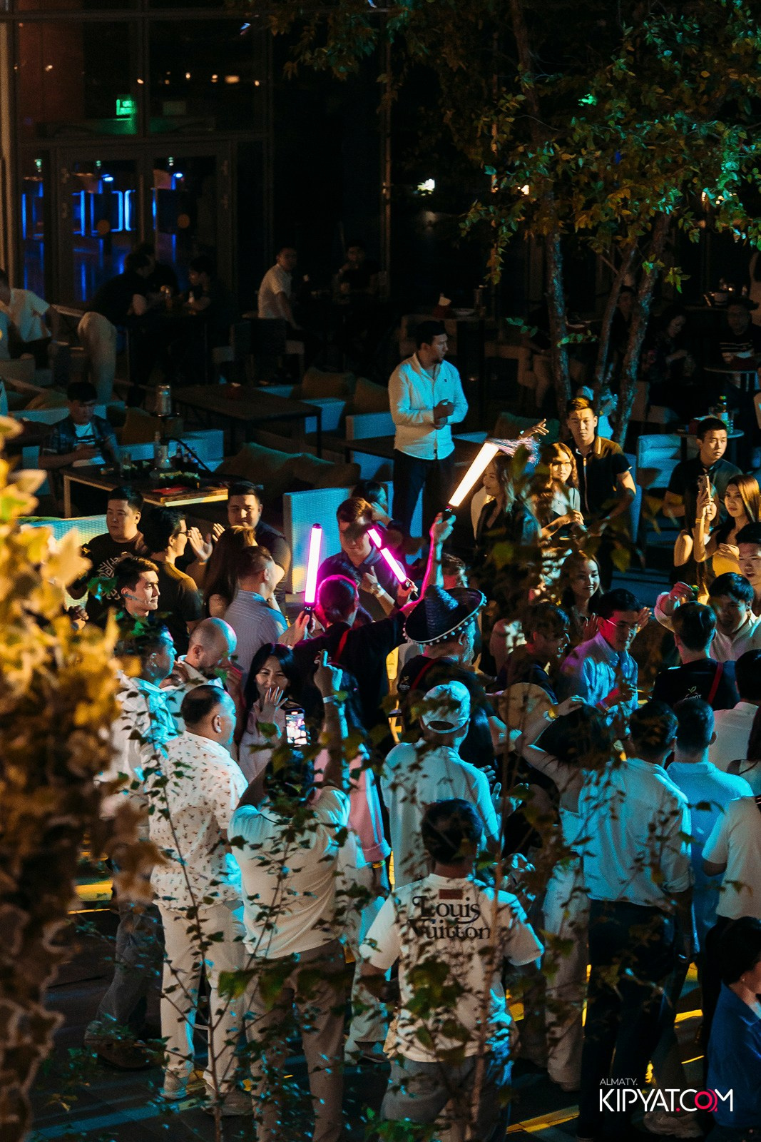 EVENT BAR. КИПЯТКОМ АЛМАТЫ!